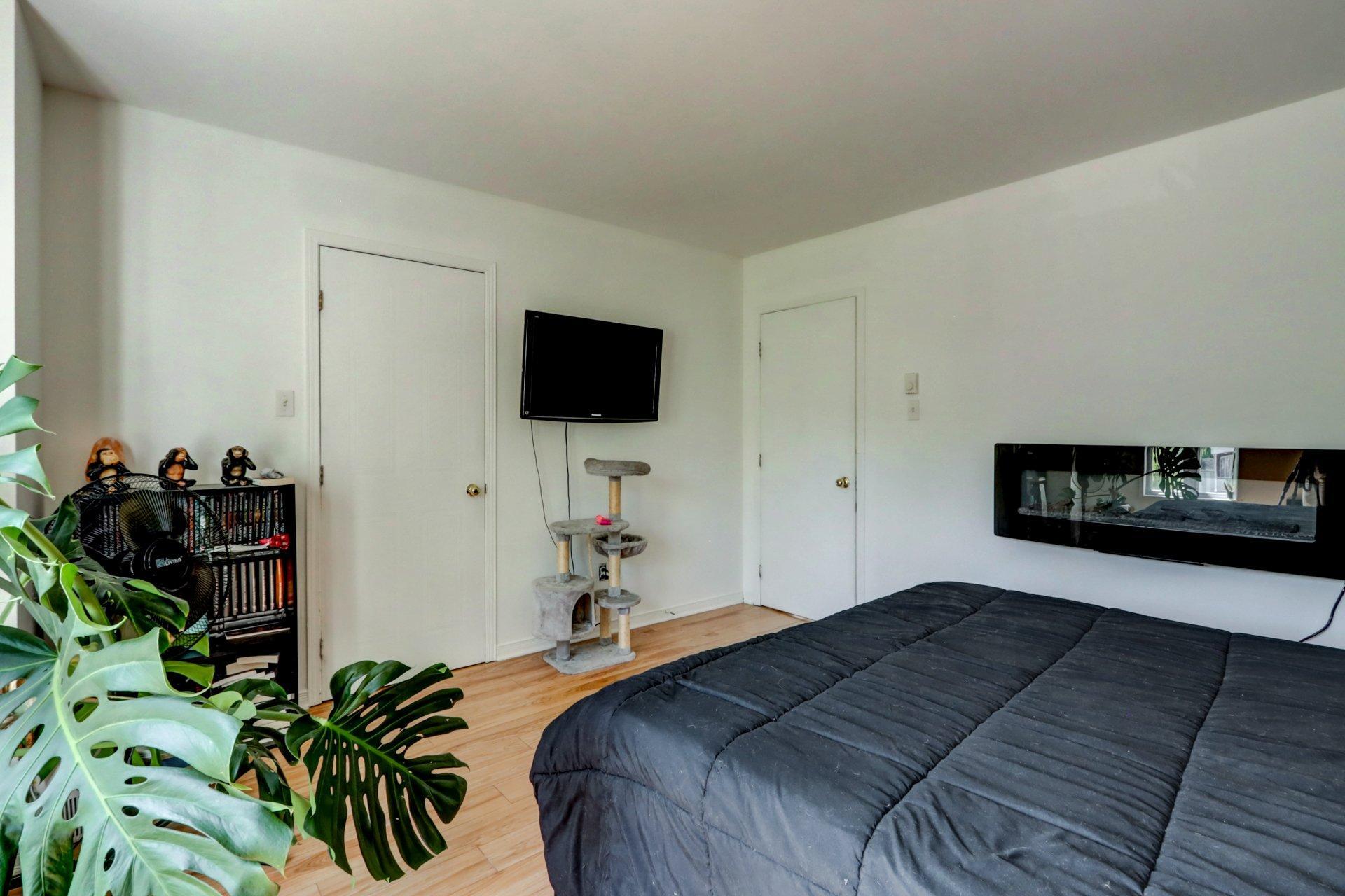 









2452

 - 2458


Rue Schulz

,
Saint-Jérôme,




QC
J7Y5B4

