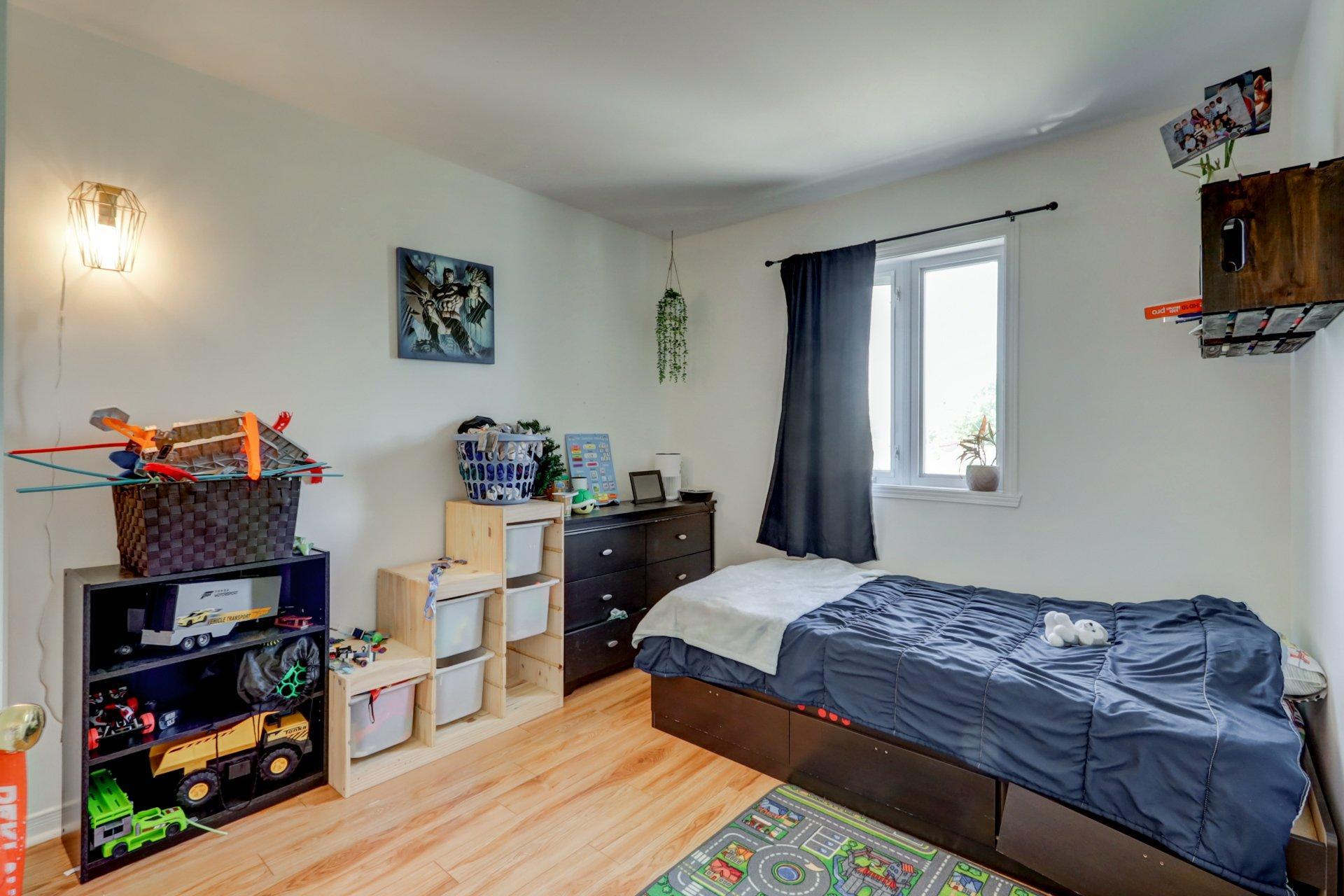 









2452

 - 2458


Rue Schulz

,
Saint-Jérôme,




QC
J7Y5B4

