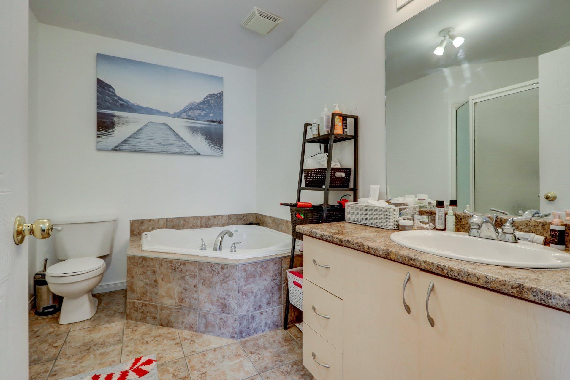 









2452

 - 2458


Rue Schulz

,
Saint-Jérôme,




QC
J7Y5B4

