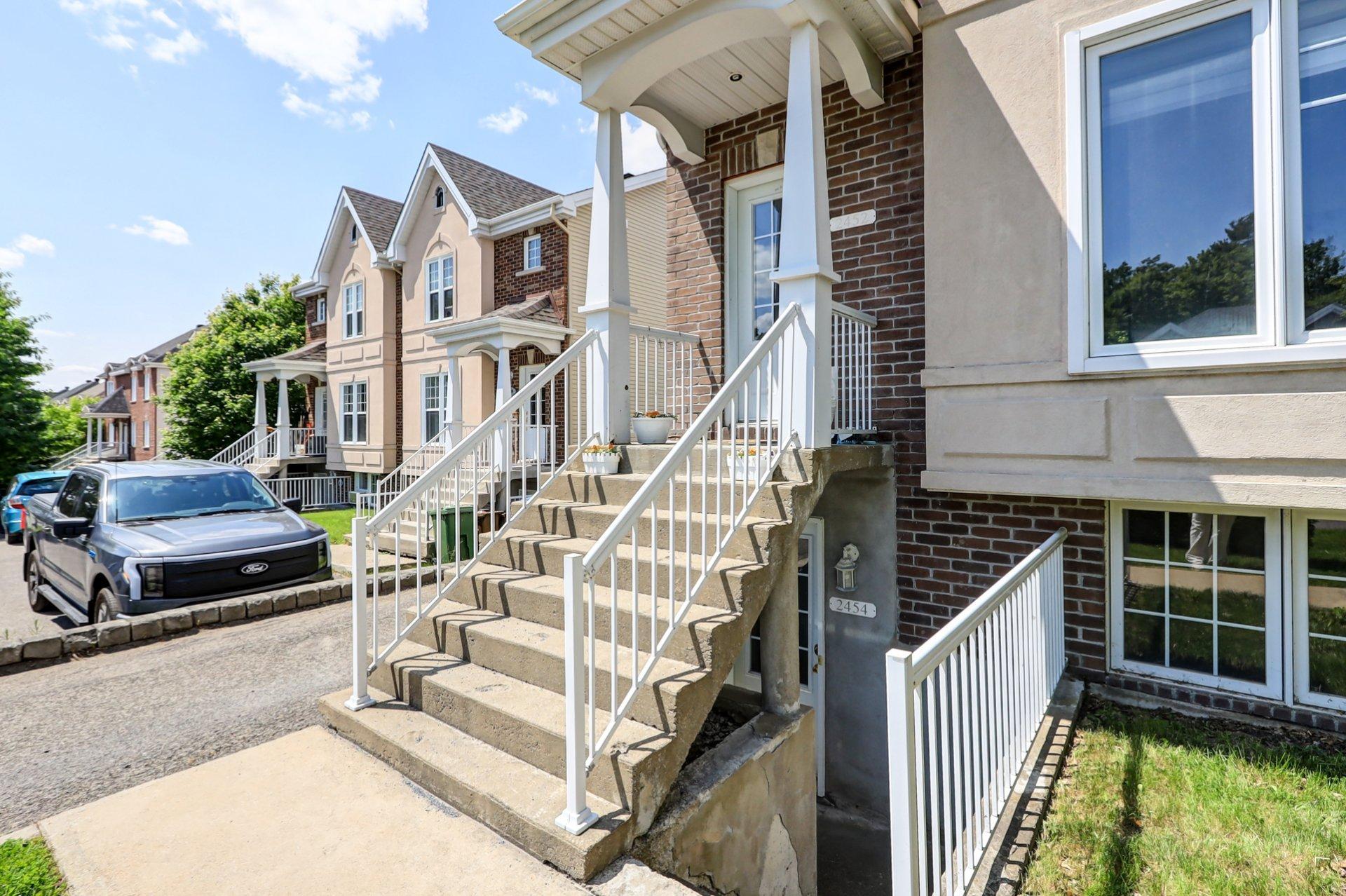 









2452

 - 2458


Rue Schulz

,
Saint-Jérôme,




QC
J7Y5B4

