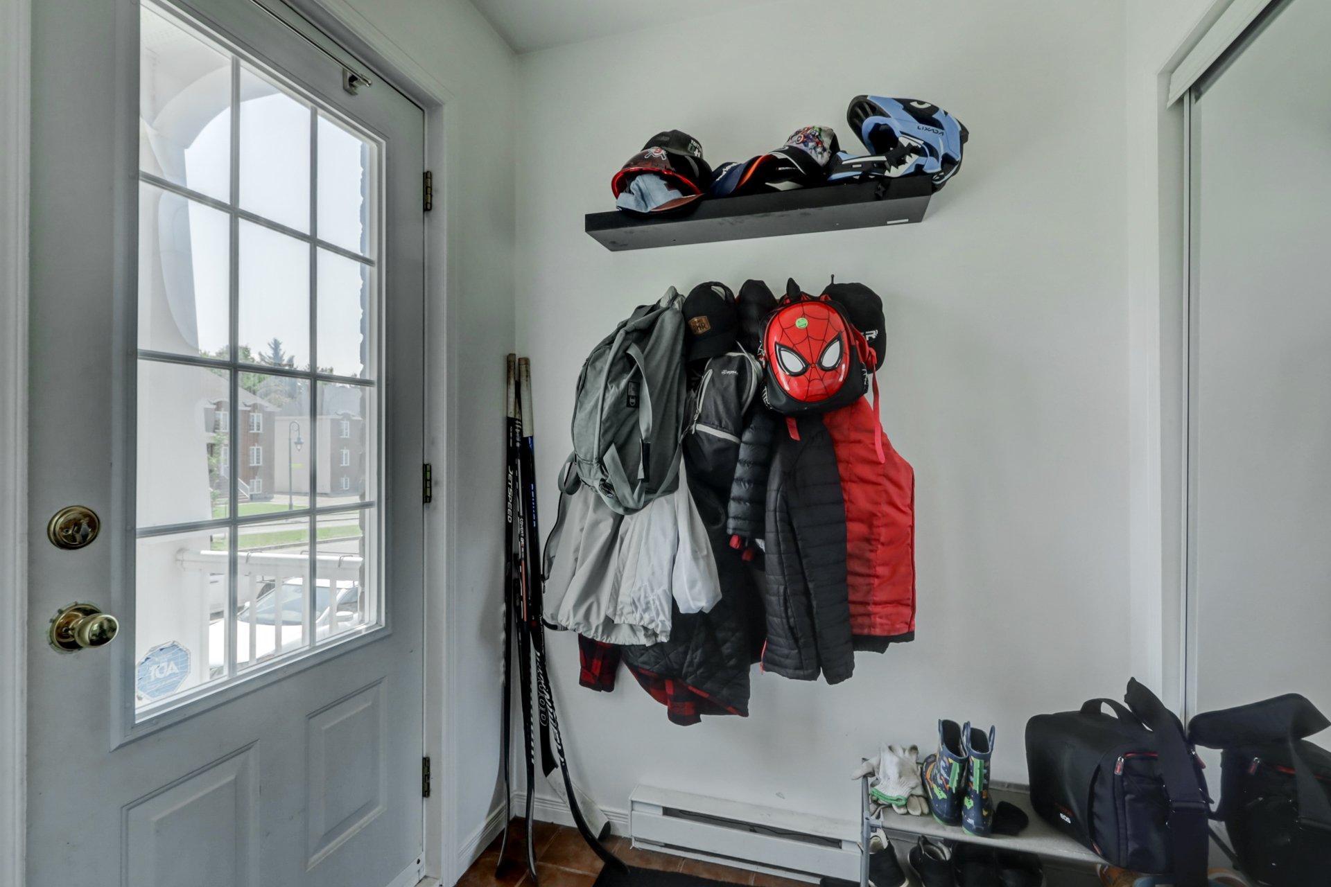 









2452

 - 2458


Rue Schulz

,
Saint-Jérôme,




QC
J7Y5B4

