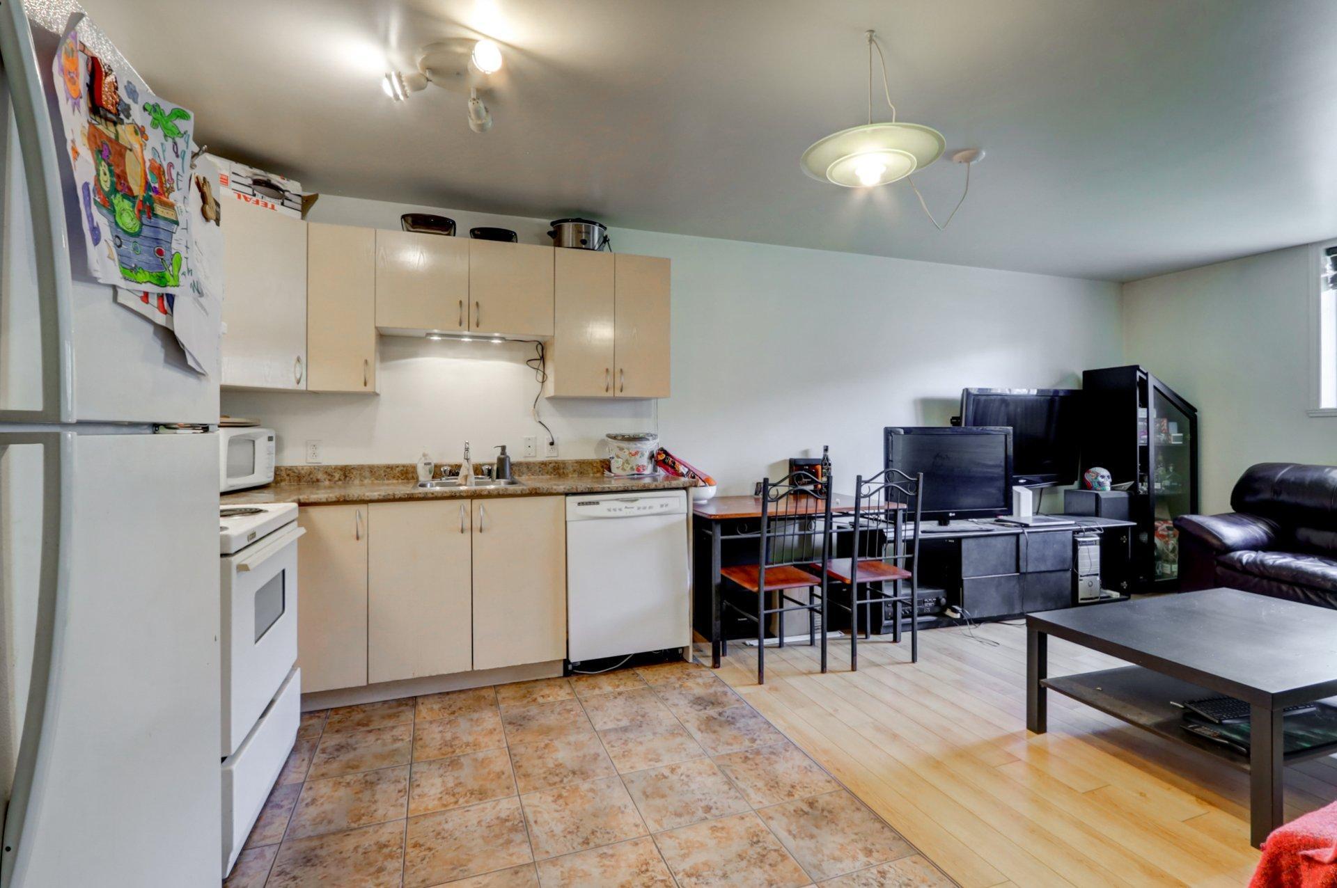 









2452

 - 2458


Rue Schulz

,
Saint-Jérôme,




QC
J7Y5B4


