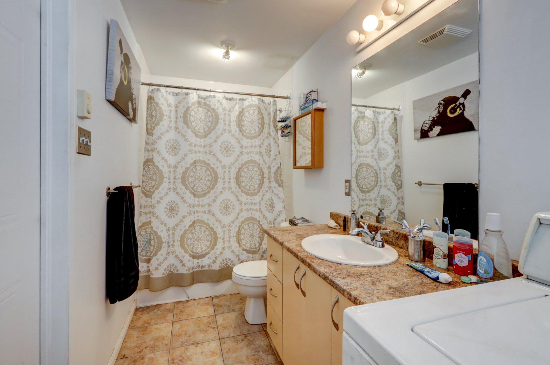 









2452

 - 2458


Rue Schulz

,
Saint-Jérôme,




QC
J7Y5B4

