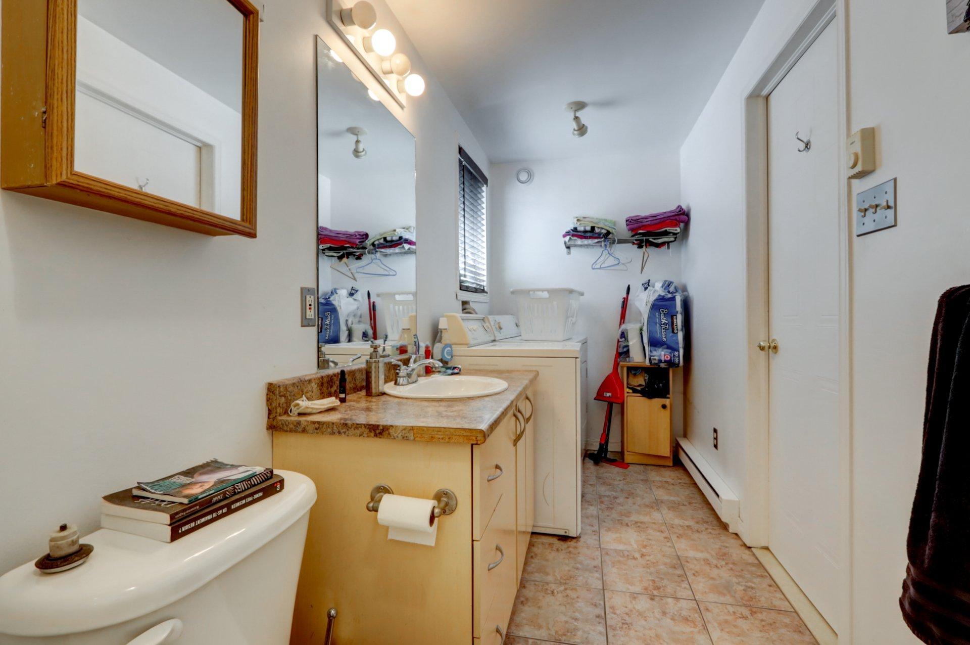 









2452

 - 2458


Rue Schulz

,
Saint-Jérôme,




QC
J7Y5B4

