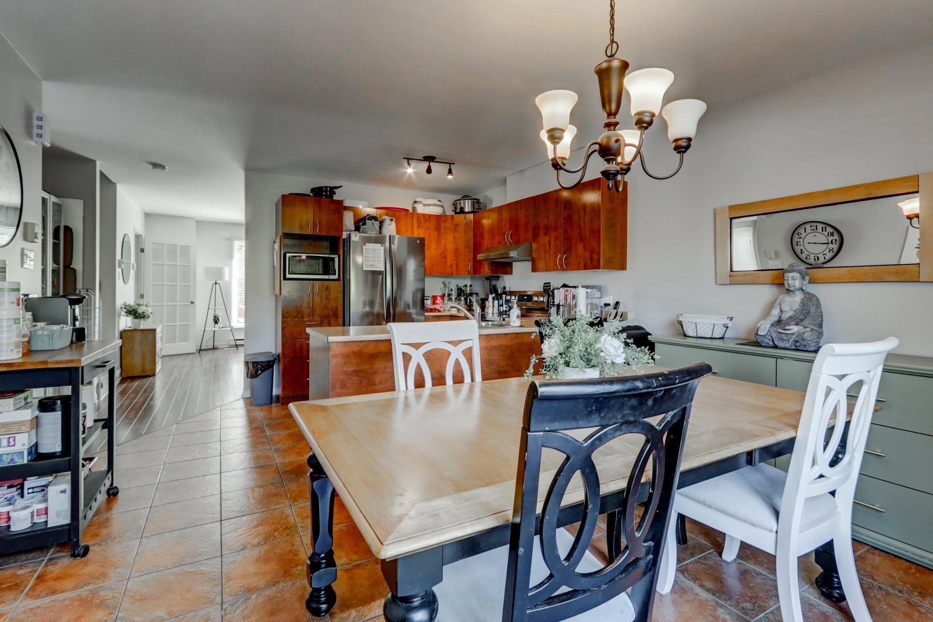 









2452

 - 2458


Rue Schulz

,
Saint-Jérôme,




QC
J7Y5B4

