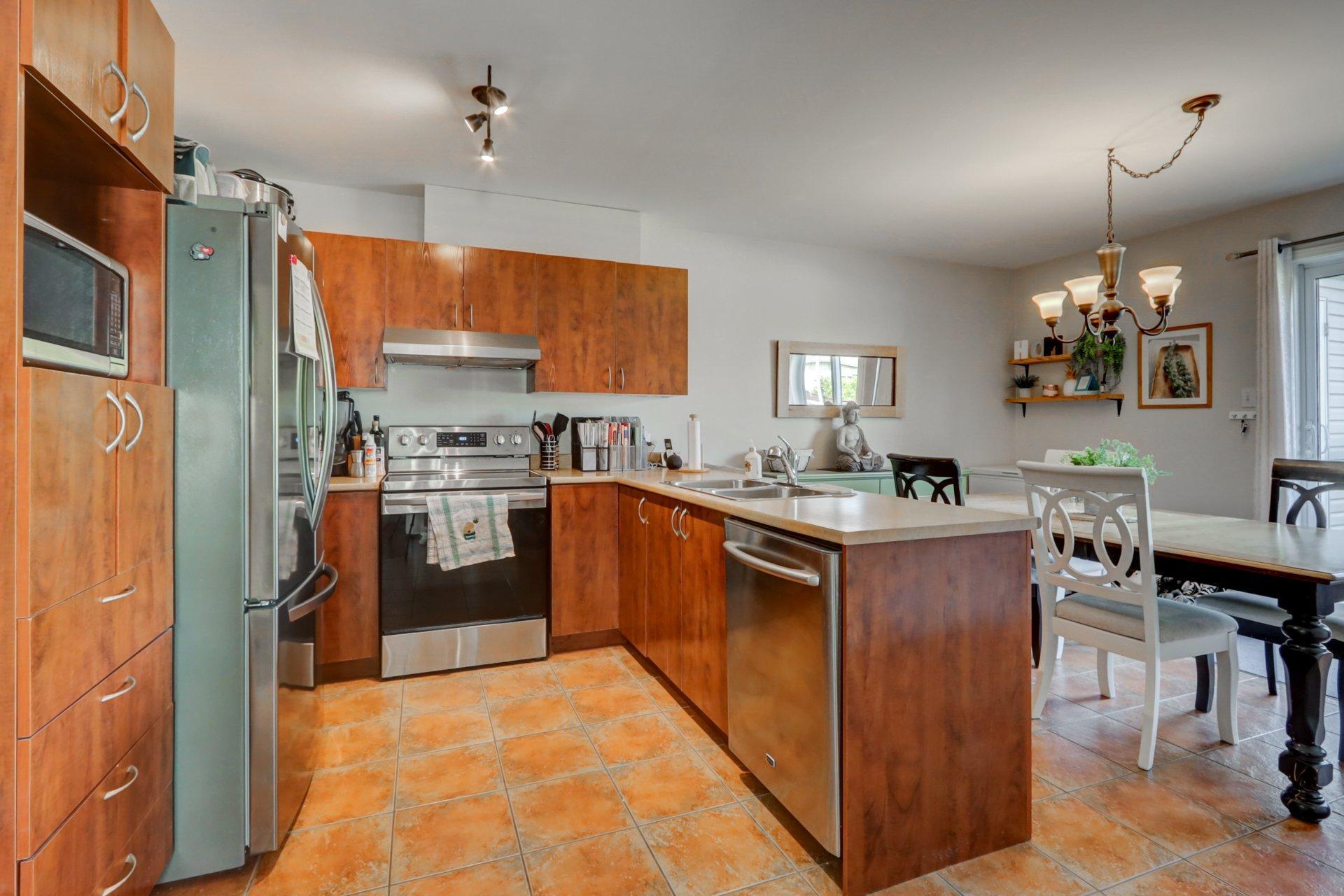 









2452

 - 2458


Rue Schulz

,
Saint-Jérôme,




QC
J7Y5B4

