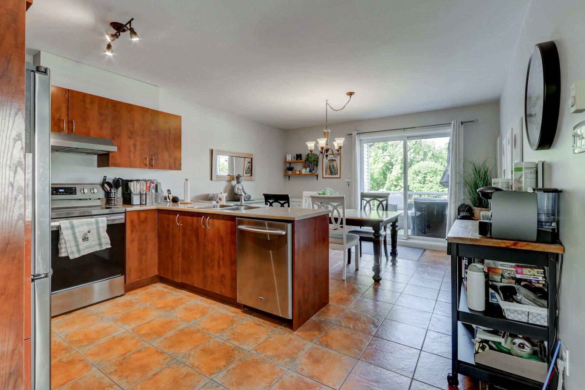 









2452

 - 2458


Rue Schulz

,
Saint-Jérôme,




QC
J7Y5B4

