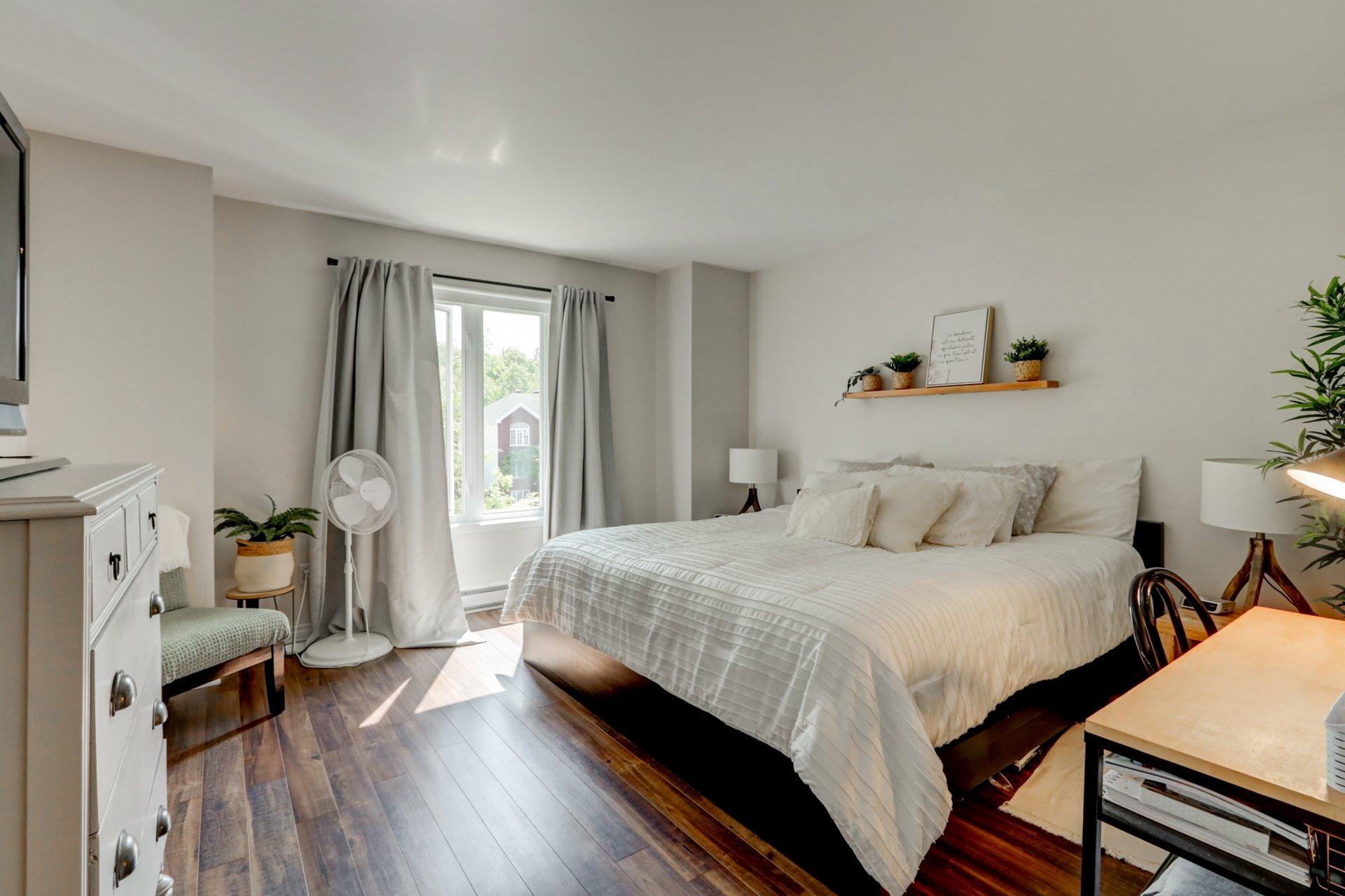 









2452

 - 2458


Rue Schulz

,
Saint-Jérôme,




QC
J7Y5B4

