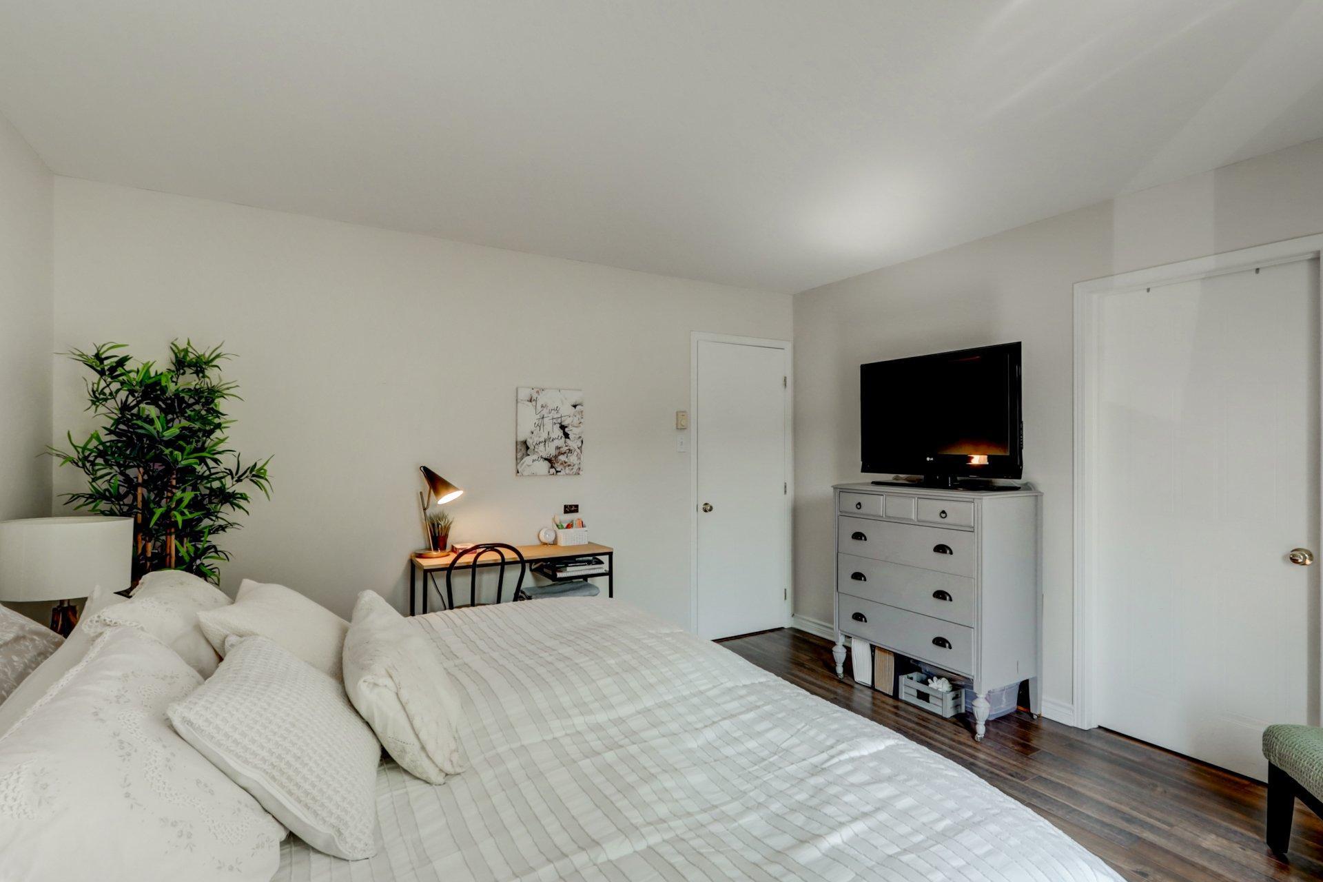 









2452

 - 2458


Rue Schulz

,
Saint-Jérôme,




QC
J7Y5B4

