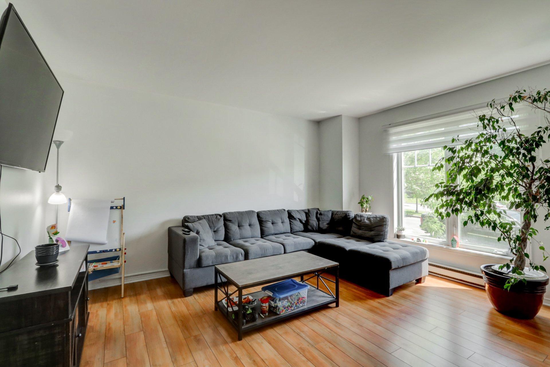 









2452

 - 2458


Rue Schulz

,
Saint-Jérôme,




QC
J7Y5B4

