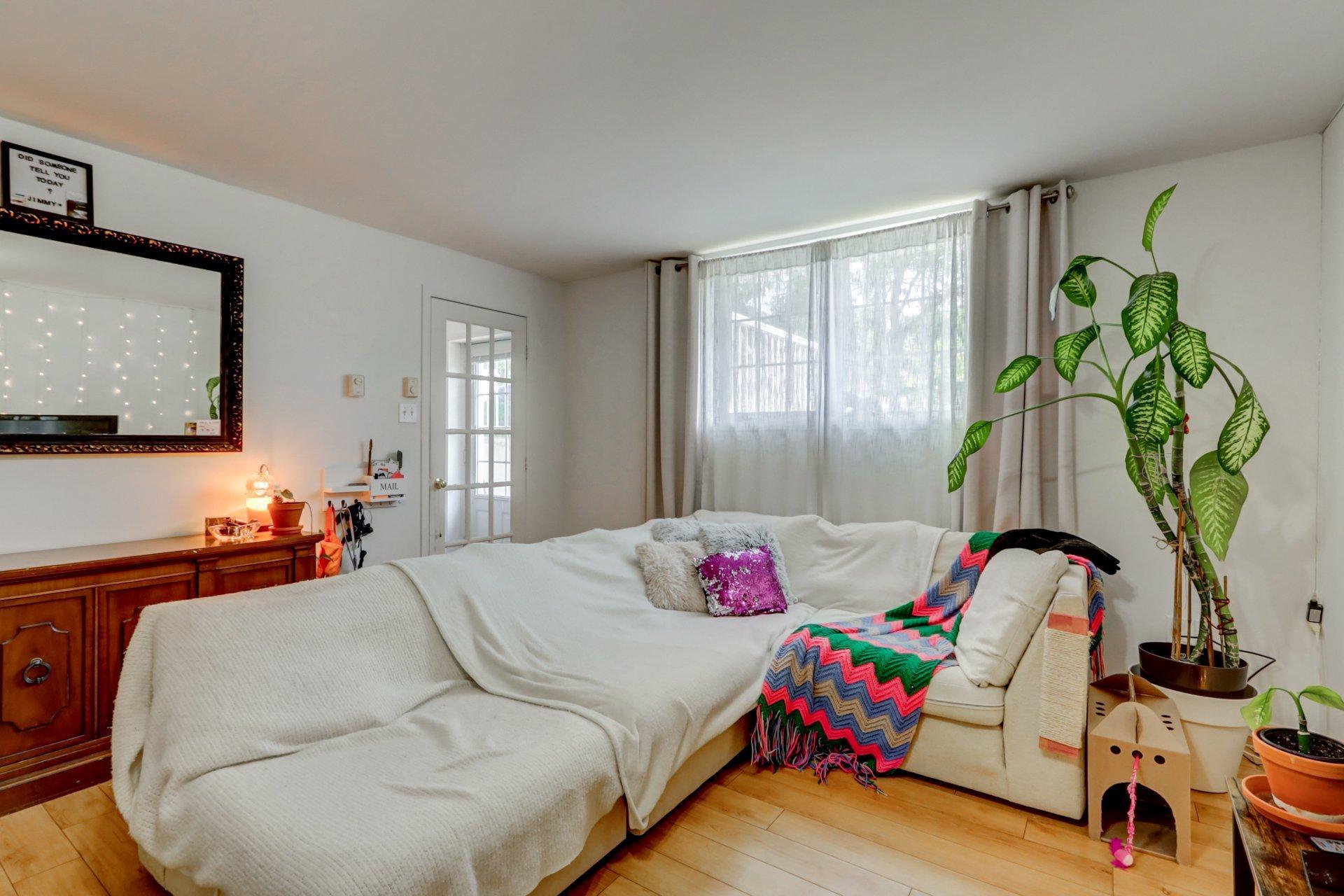 









2452

 - 2458


Rue Schulz

,
Saint-Jérôme,




QC
J7Y5B4

