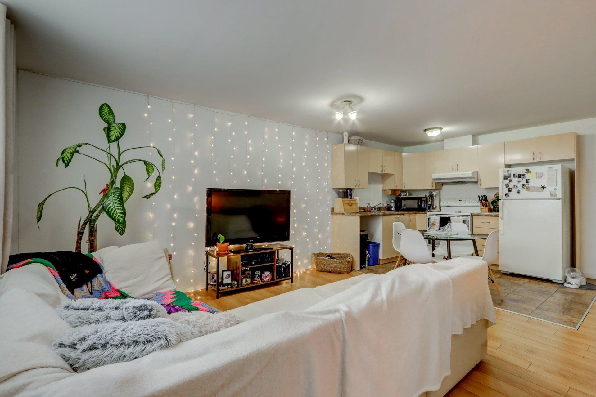 









2452

 - 2458


Rue Schulz

,
Saint-Jérôme,




QC
J7Y5B4

