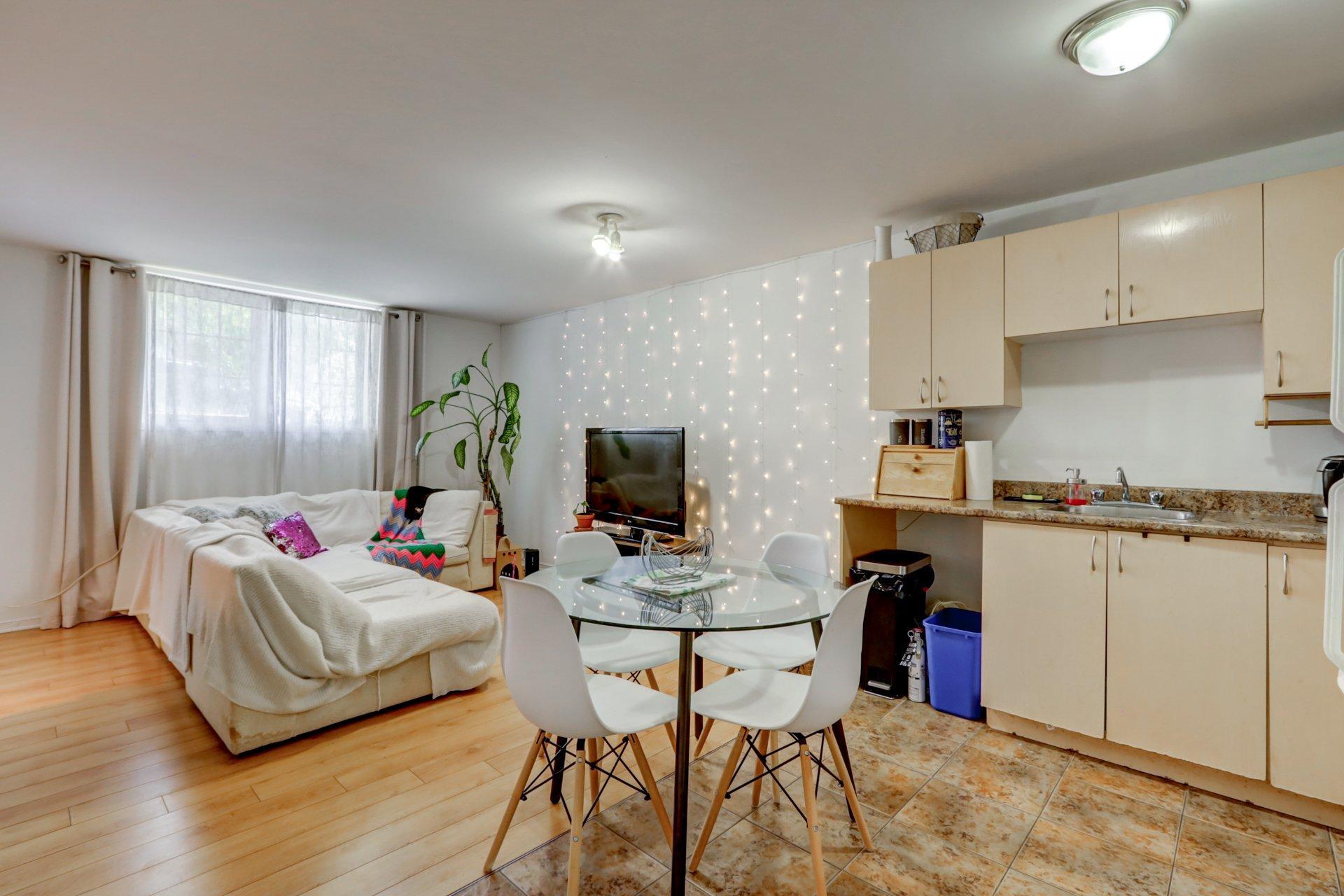 









2452

 - 2458


Rue Schulz

,
Saint-Jérôme,




QC
J7Y5B4

