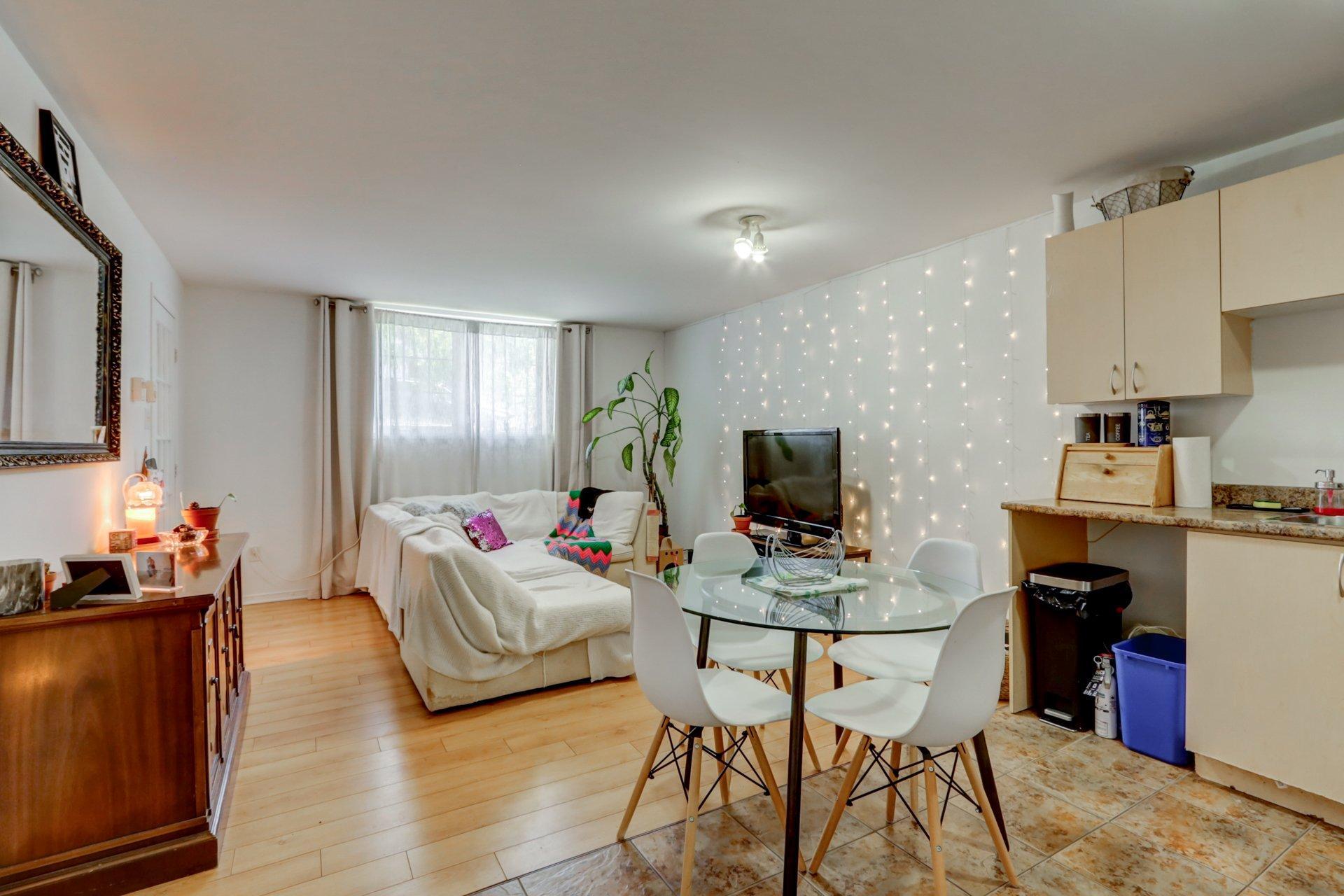 









2452

 - 2458


Rue Schulz

,
Saint-Jérôme,




QC
J7Y5B4

