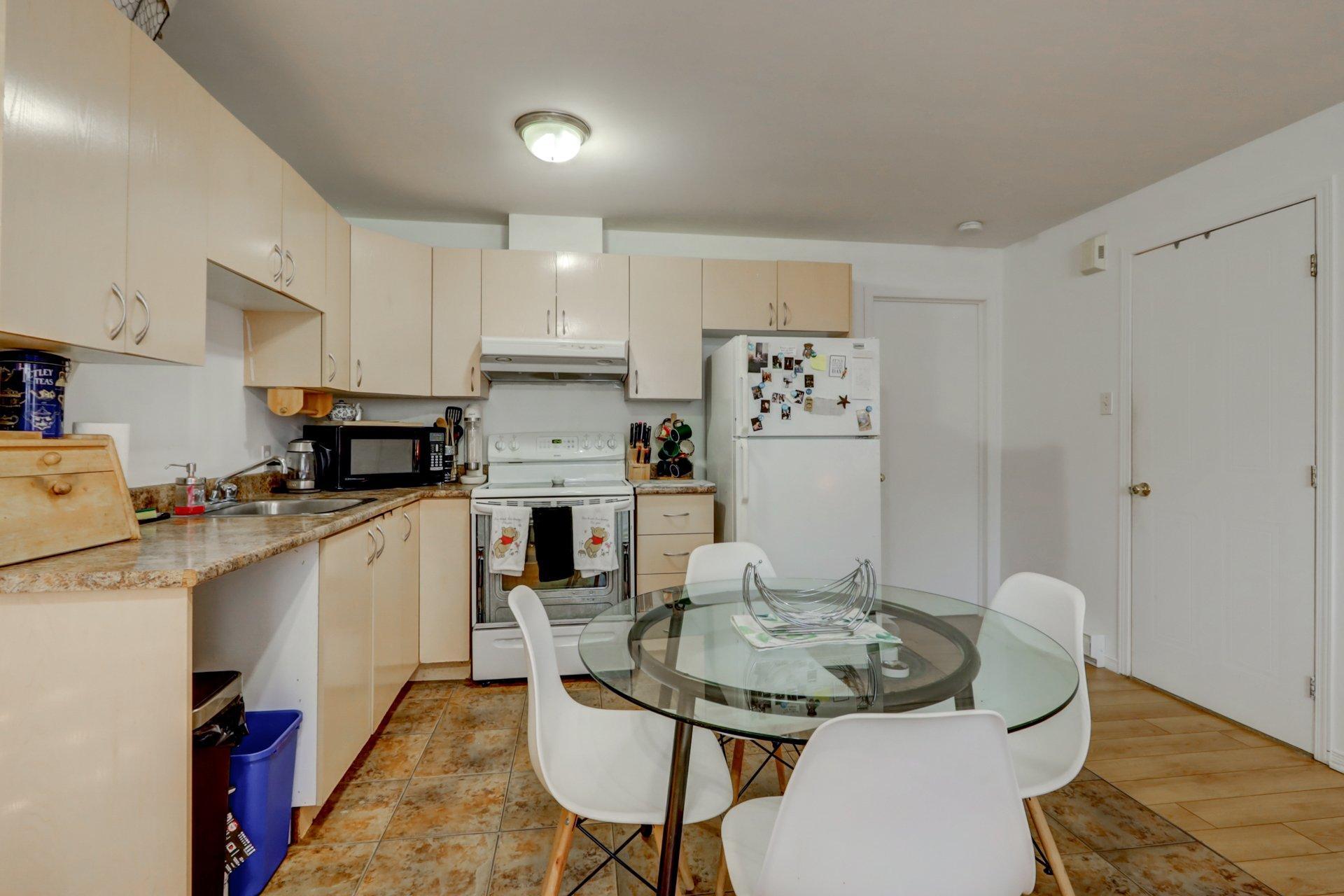 









2452

 - 2458


Rue Schulz

,
Saint-Jérôme,




QC
J7Y5B4

