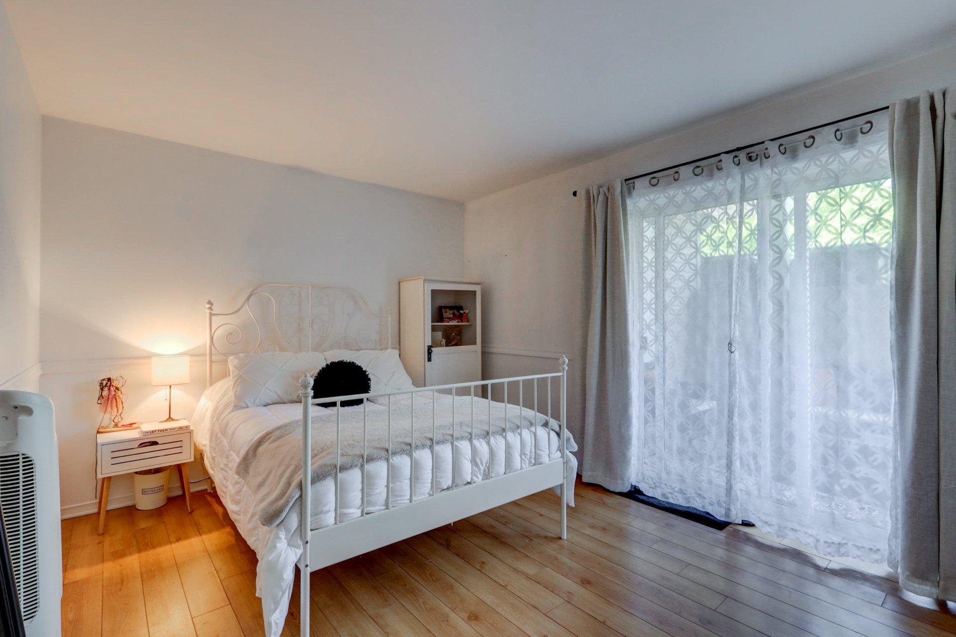 









2452

 - 2458


Rue Schulz

,
Saint-Jérôme,




QC
J7Y5B4

