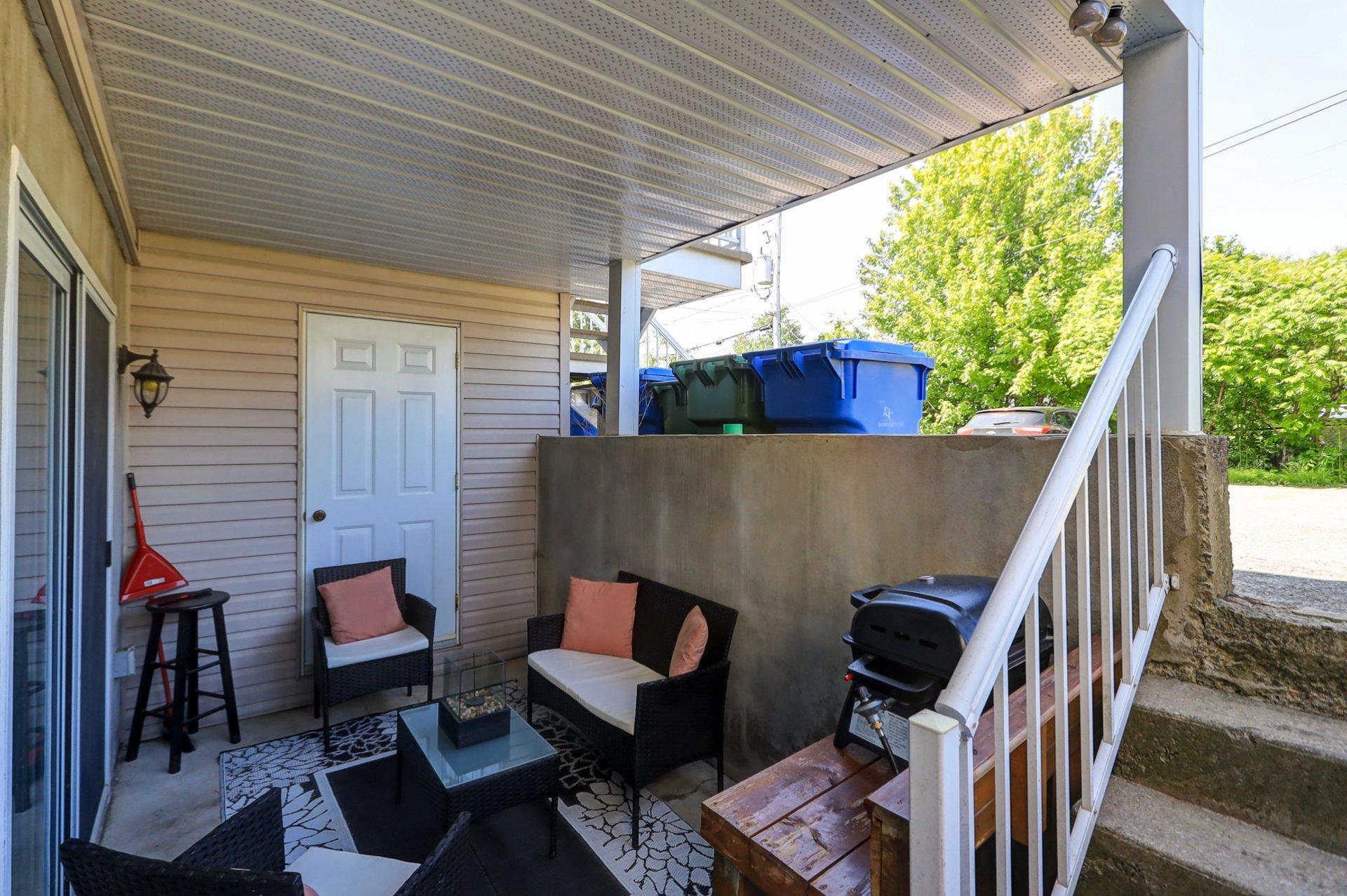 









2452

 - 2458


Rue Schulz

,
Saint-Jérôme,




QC
J7Y5B4

