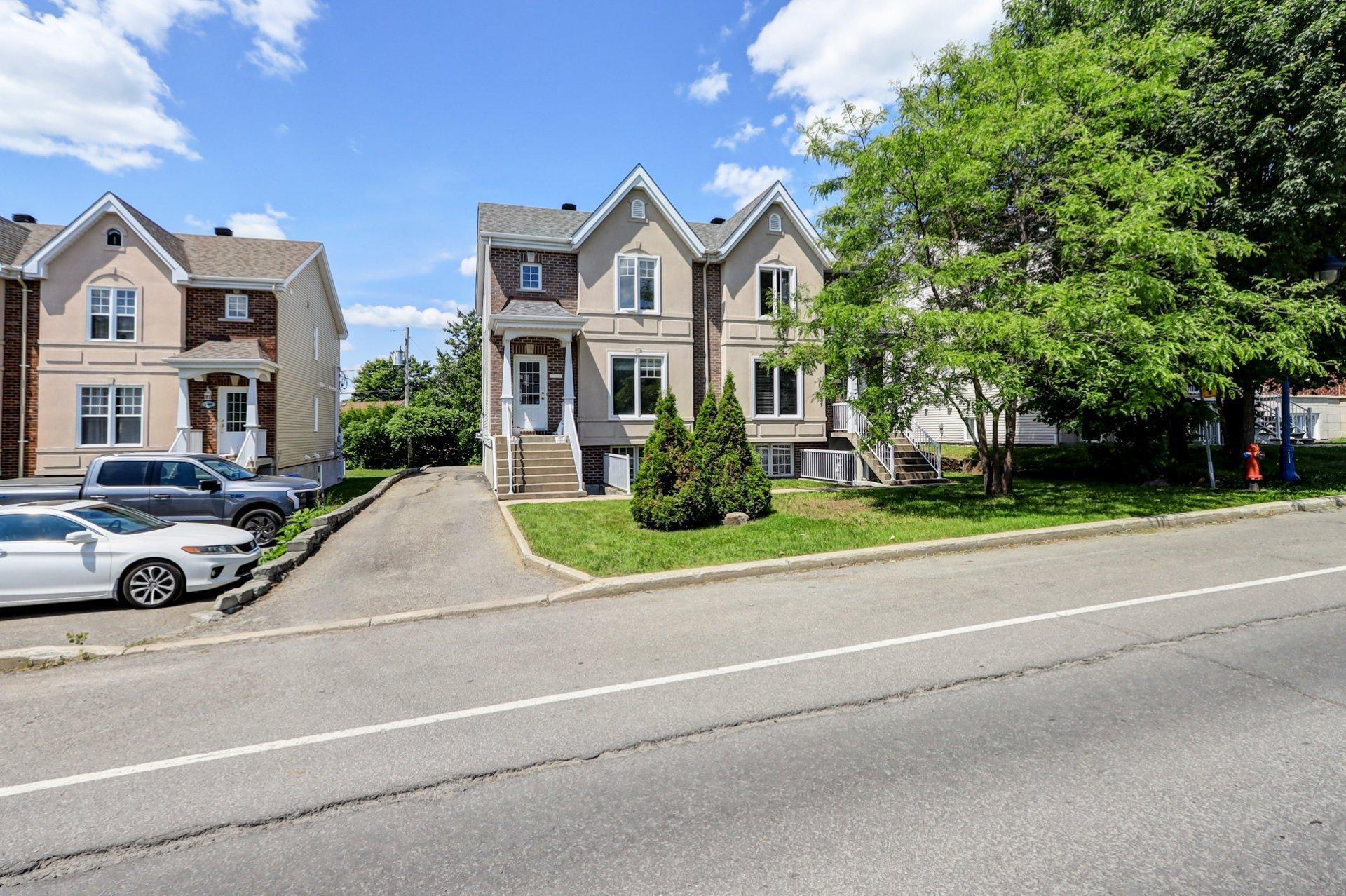 









2452

 - 2458


Rue Schulz

,
Saint-Jérôme,




QC
J7Y5B4

