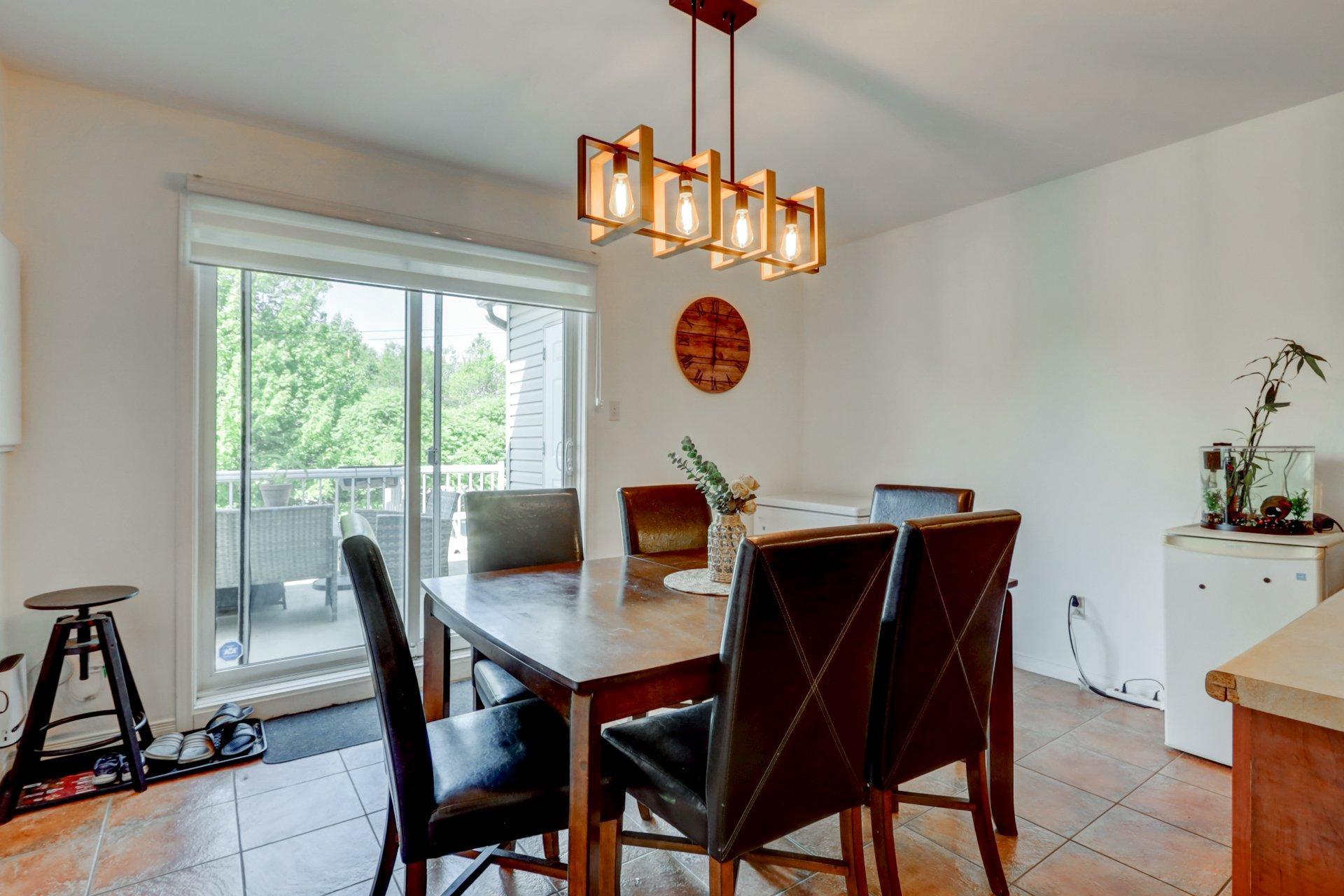 









2452

 - 2458


Rue Schulz

,
Saint-Jérôme,




QC
J7Y5B4

