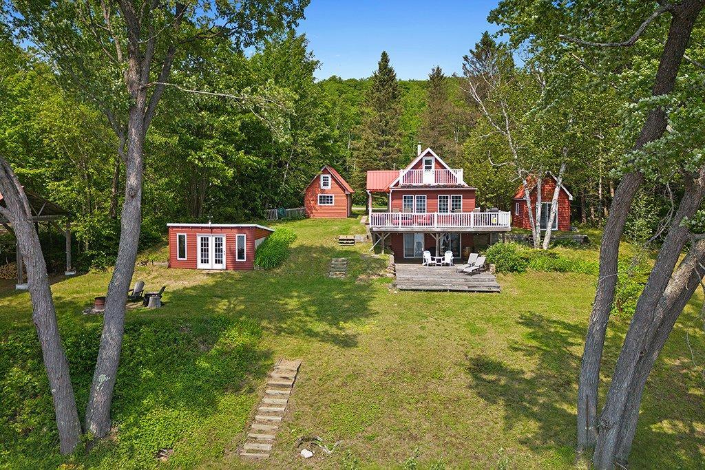 









46


Ch. du Lac-Leslie

,
Litchfield,




QC
J0X1K0

