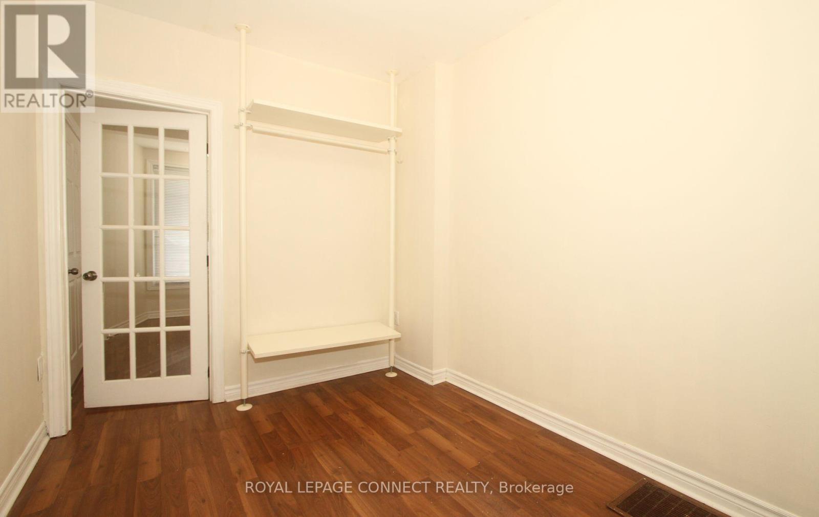 












1229A WOODBINE MAIN FLOOR AVENUE

,
Toronto,




Ontario
M4C4E1

