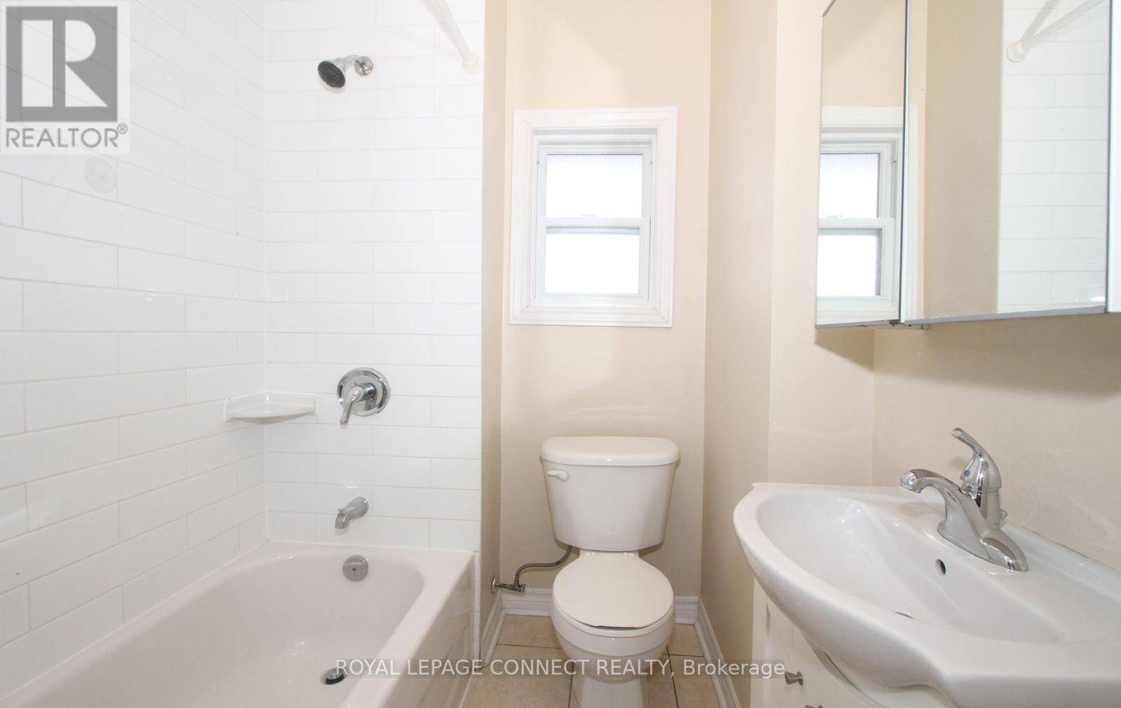 












1229A WOODBINE MAIN FLOOR AVENUE

,
Toronto,




Ontario
M4C4E1

