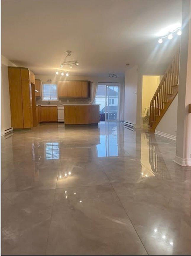 









278


Rue Boulanger

,
Laval (Sainte-Dorothée),




QC
H7X3R2

