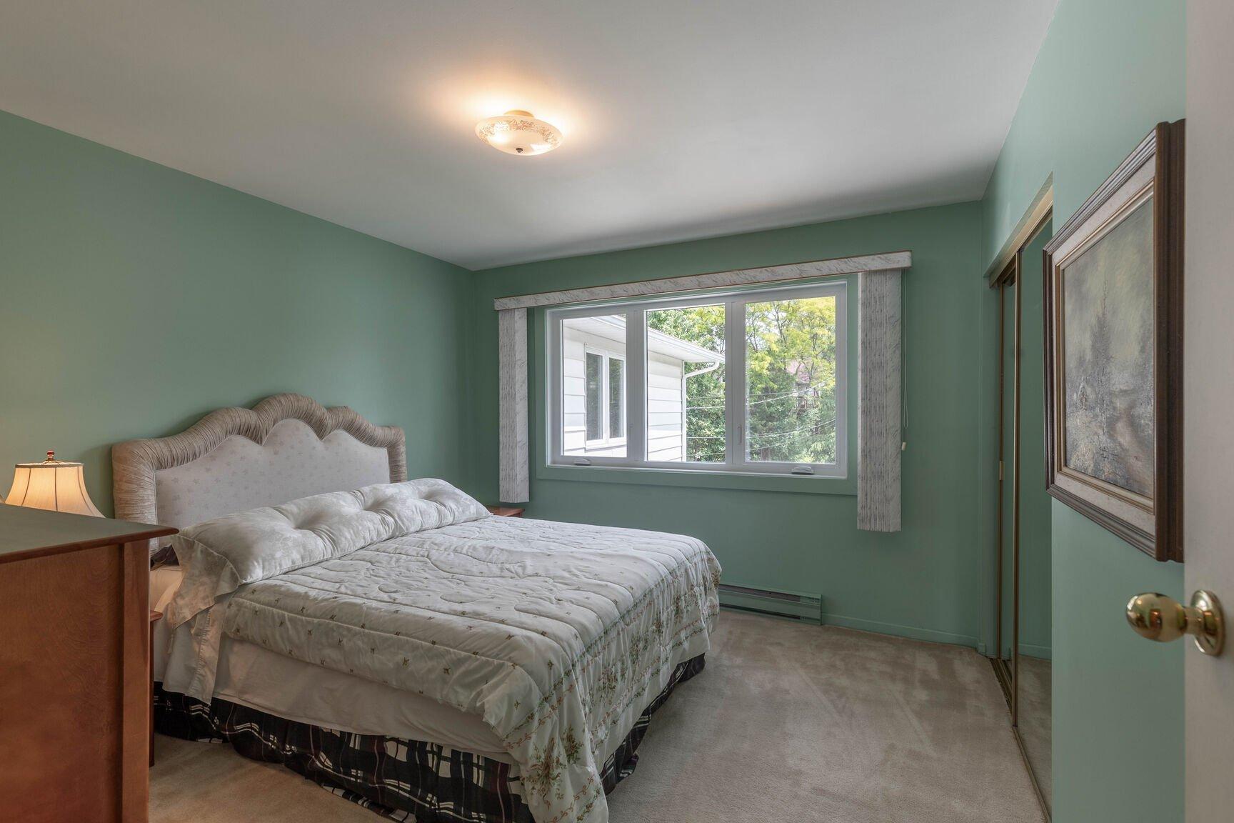 









128


Rue de la Cédrière

,
Gatineau (Aylmer),




QC
J9H2T4

