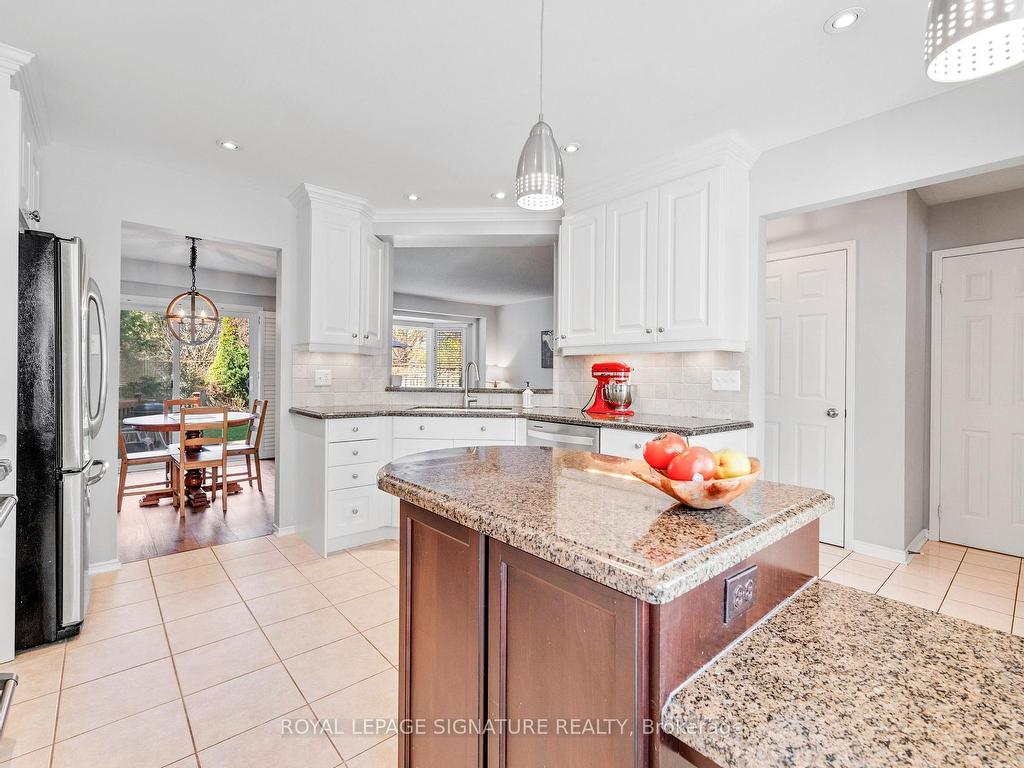 









6127


Leeside

Crescent,
Mississauga,




ON
L5M 5K7

