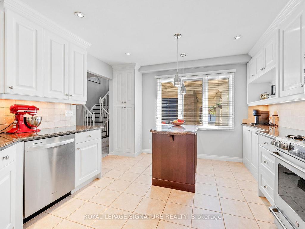 









6127


Leeside

Crescent,
Mississauga,




ON
L5M 5K7

