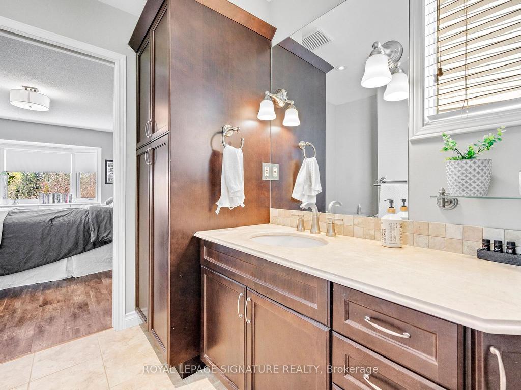 









6127


Leeside

Crescent,
Mississauga,




ON
L5M 5K7

