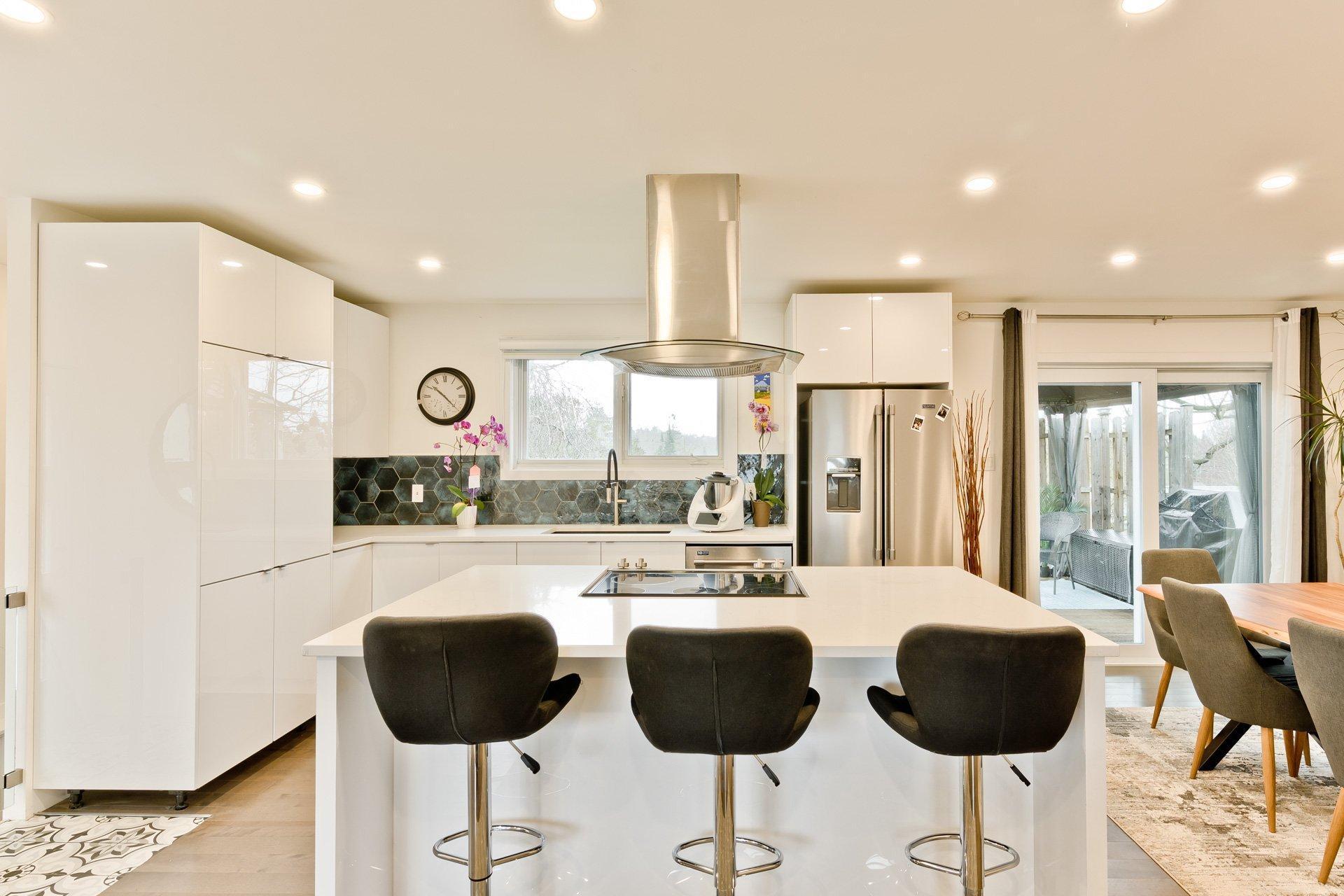 









285


Rue Lionel

,
Magog,




QC
J1X3C6

