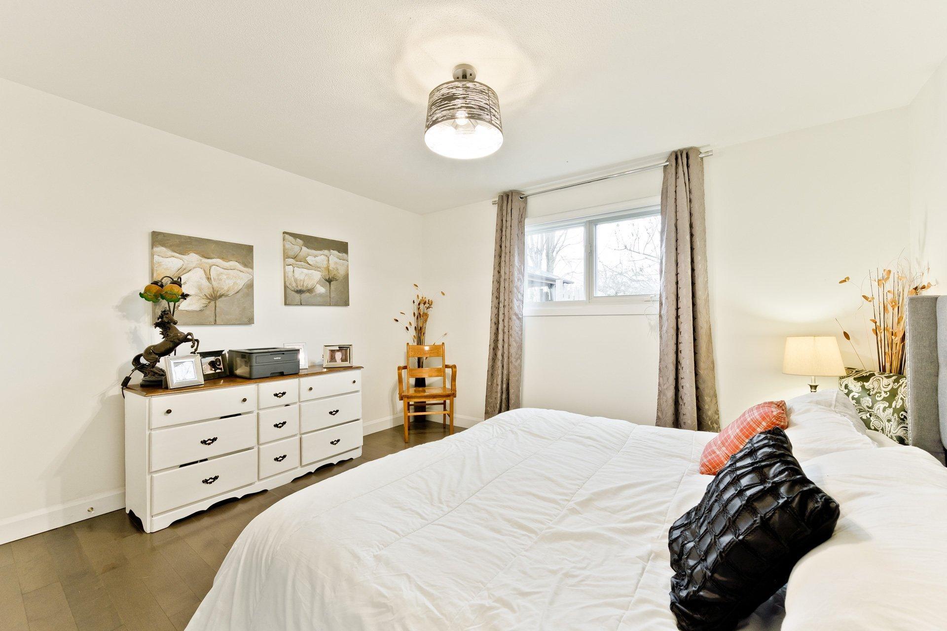 









285


Rue Lionel

,
Magog,




QC
J1X3C6

