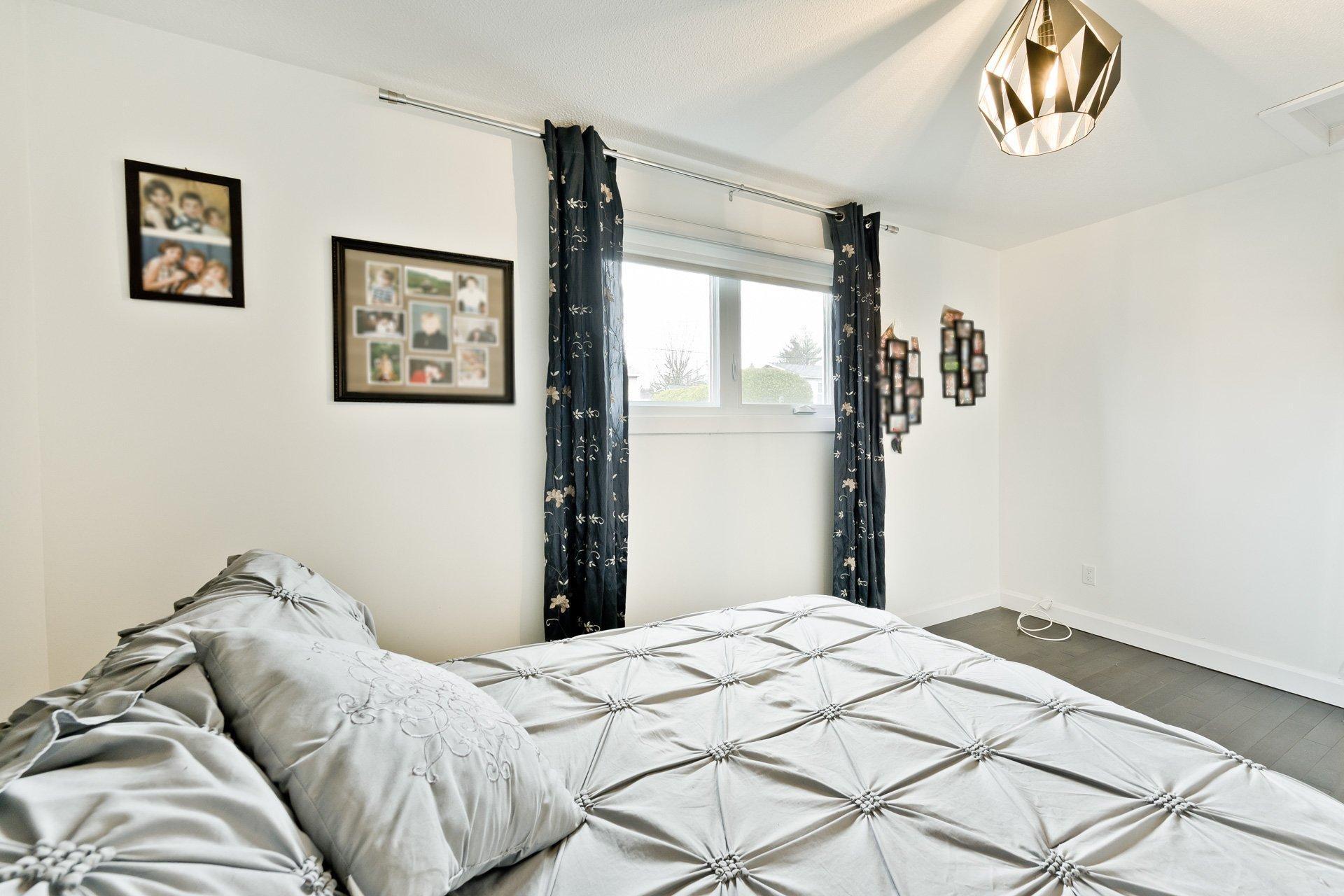 









285


Rue Lionel

,
Magog,




QC
J1X3C6

