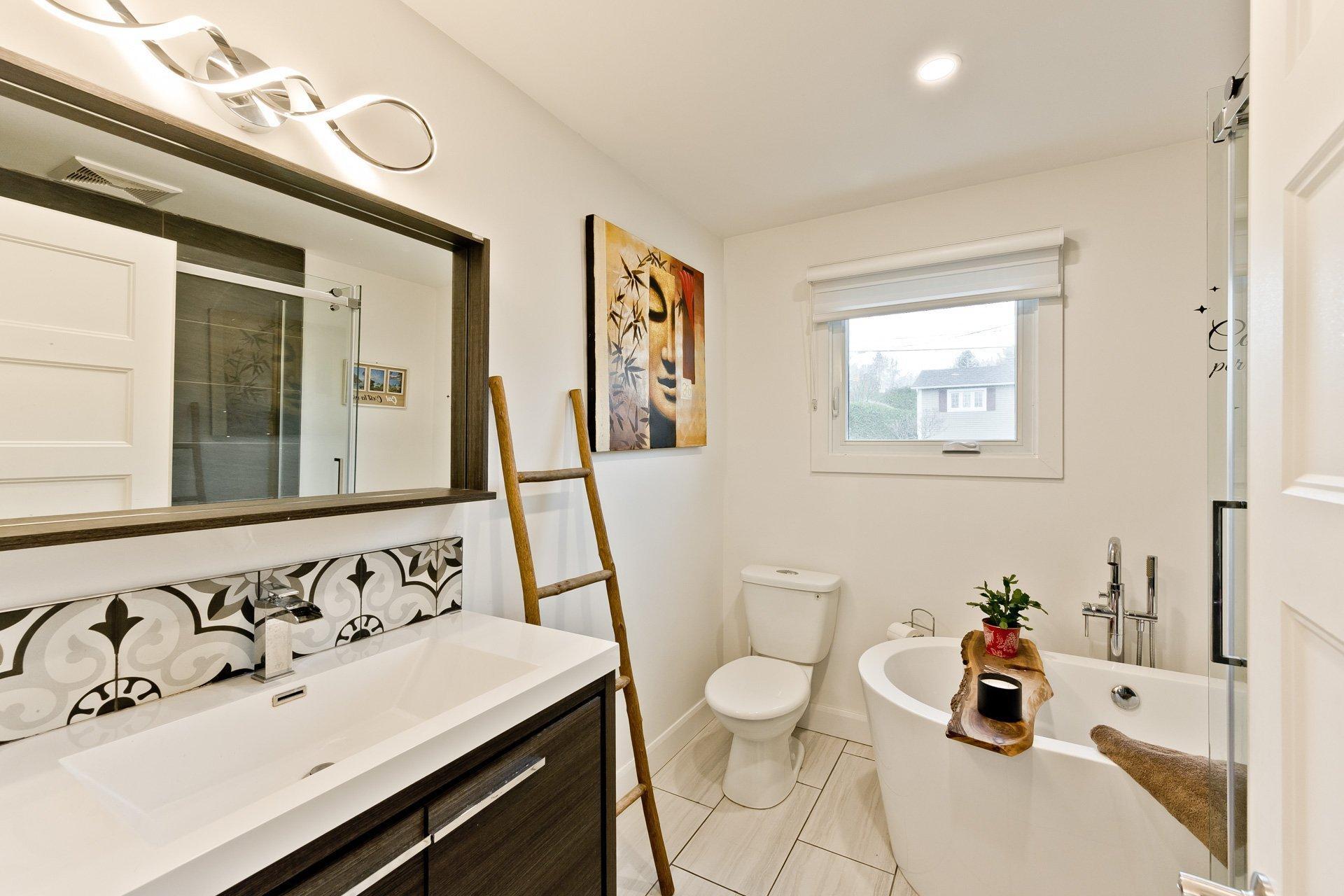 









285


Rue Lionel

,
Magog,




QC
J1X3C6

