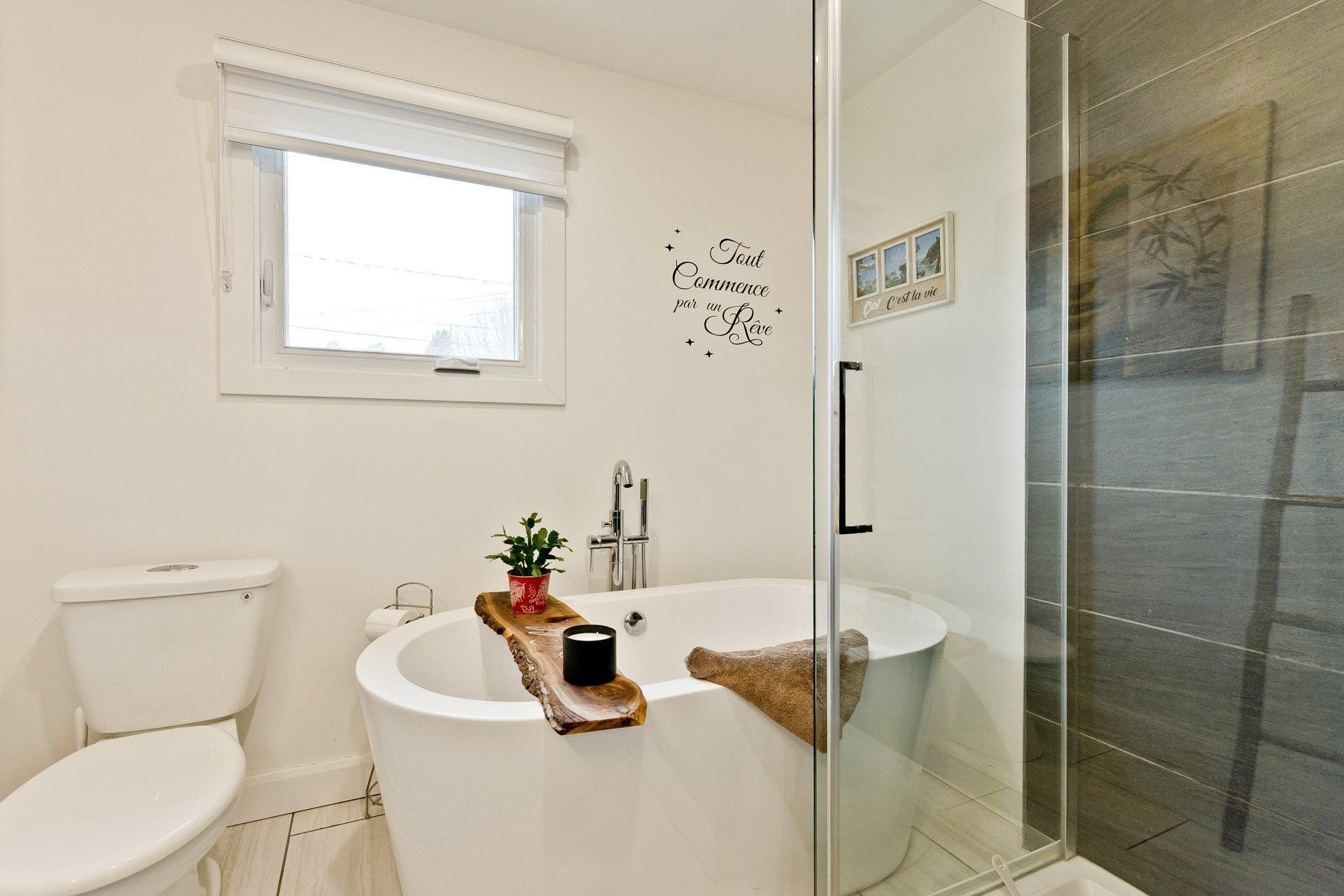 









285


Rue Lionel

,
Magog,




QC
J1X3C6

