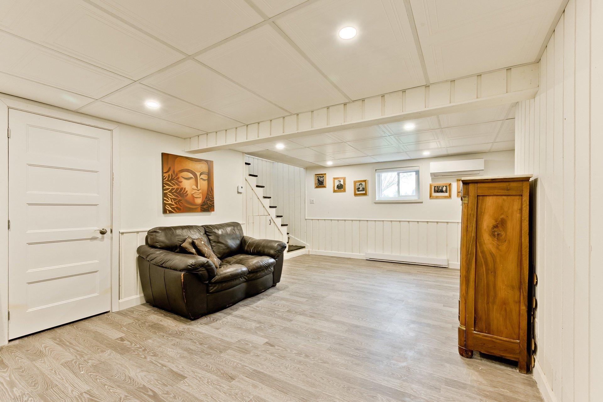 









285


Rue Lionel

,
Magog,




QC
J1X3C6

