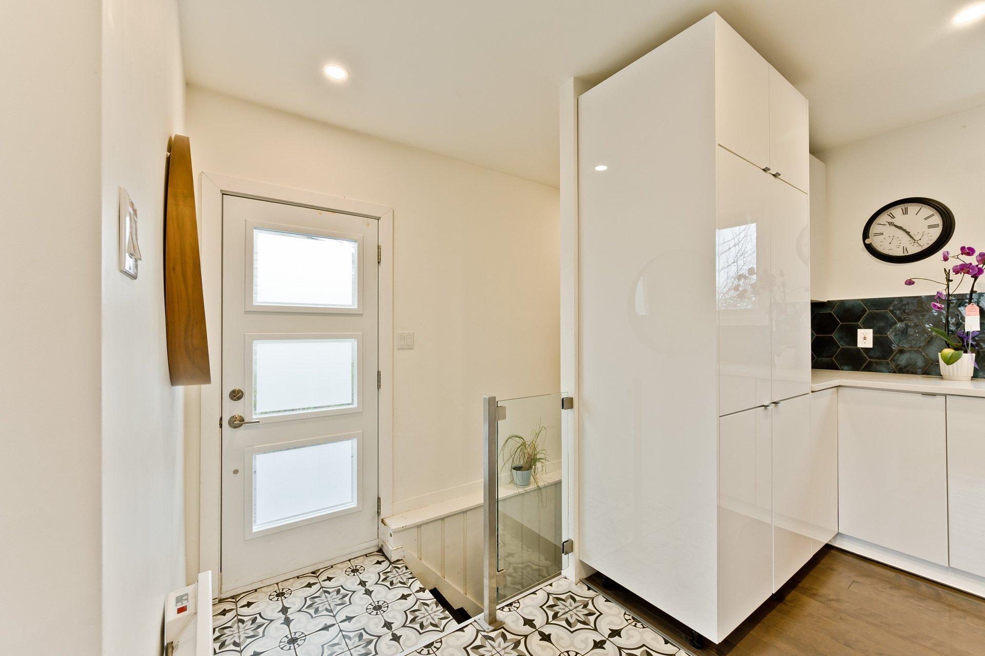 









285


Rue Lionel

,
Magog,




QC
J1X3C6

