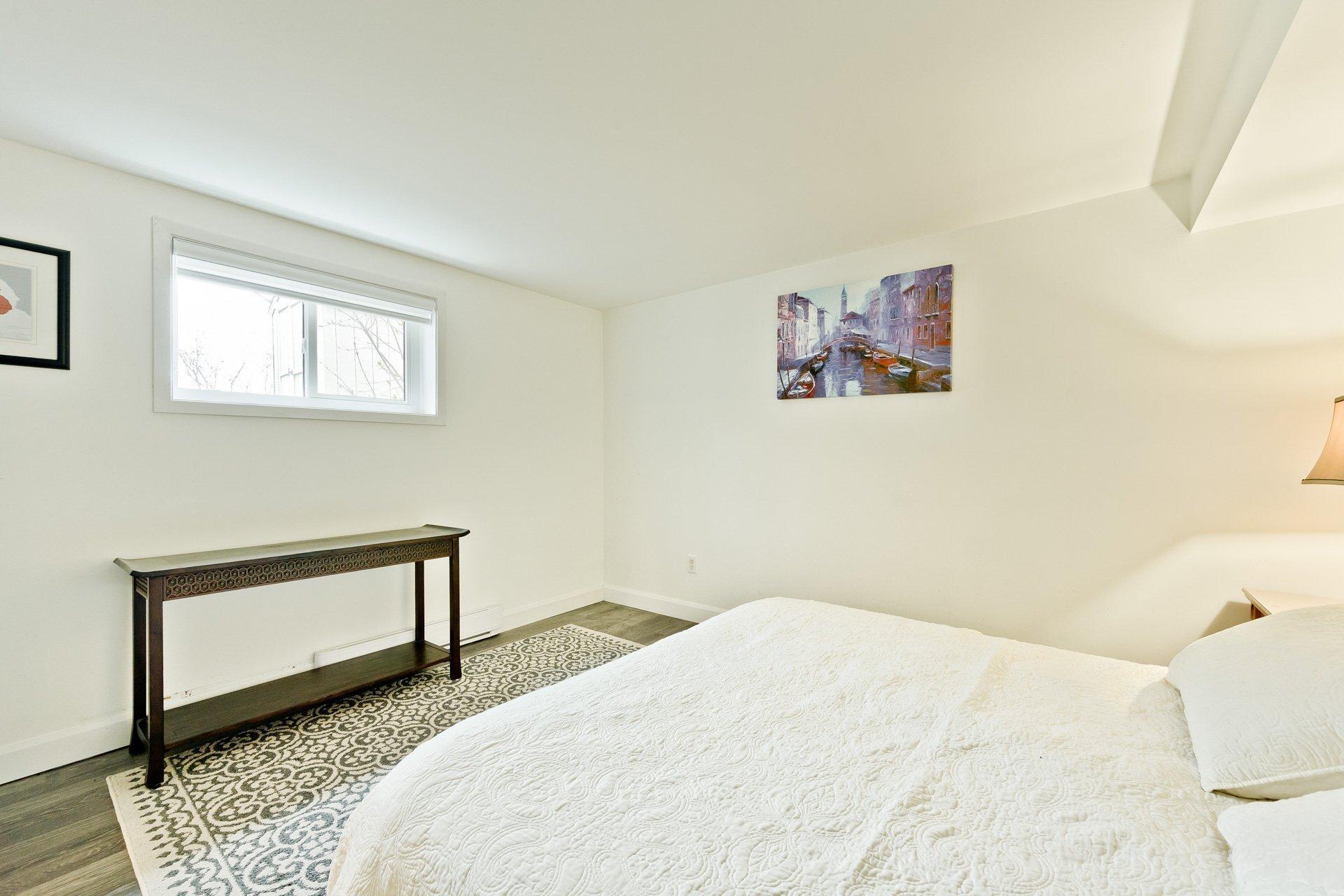 









285


Rue Lionel

,
Magog,




QC
J1X3C6


