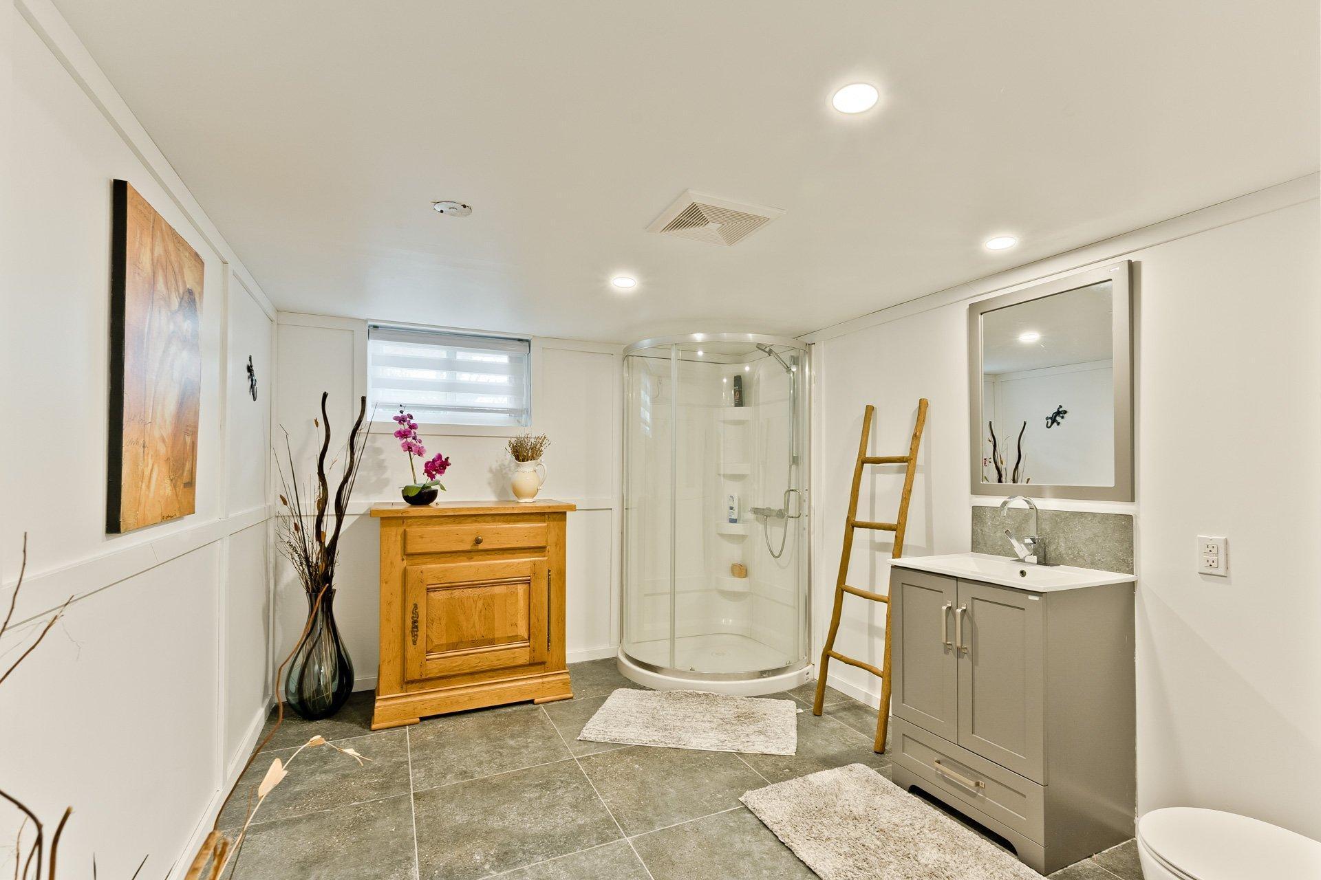 









285


Rue Lionel

,
Magog,




QC
J1X3C6

