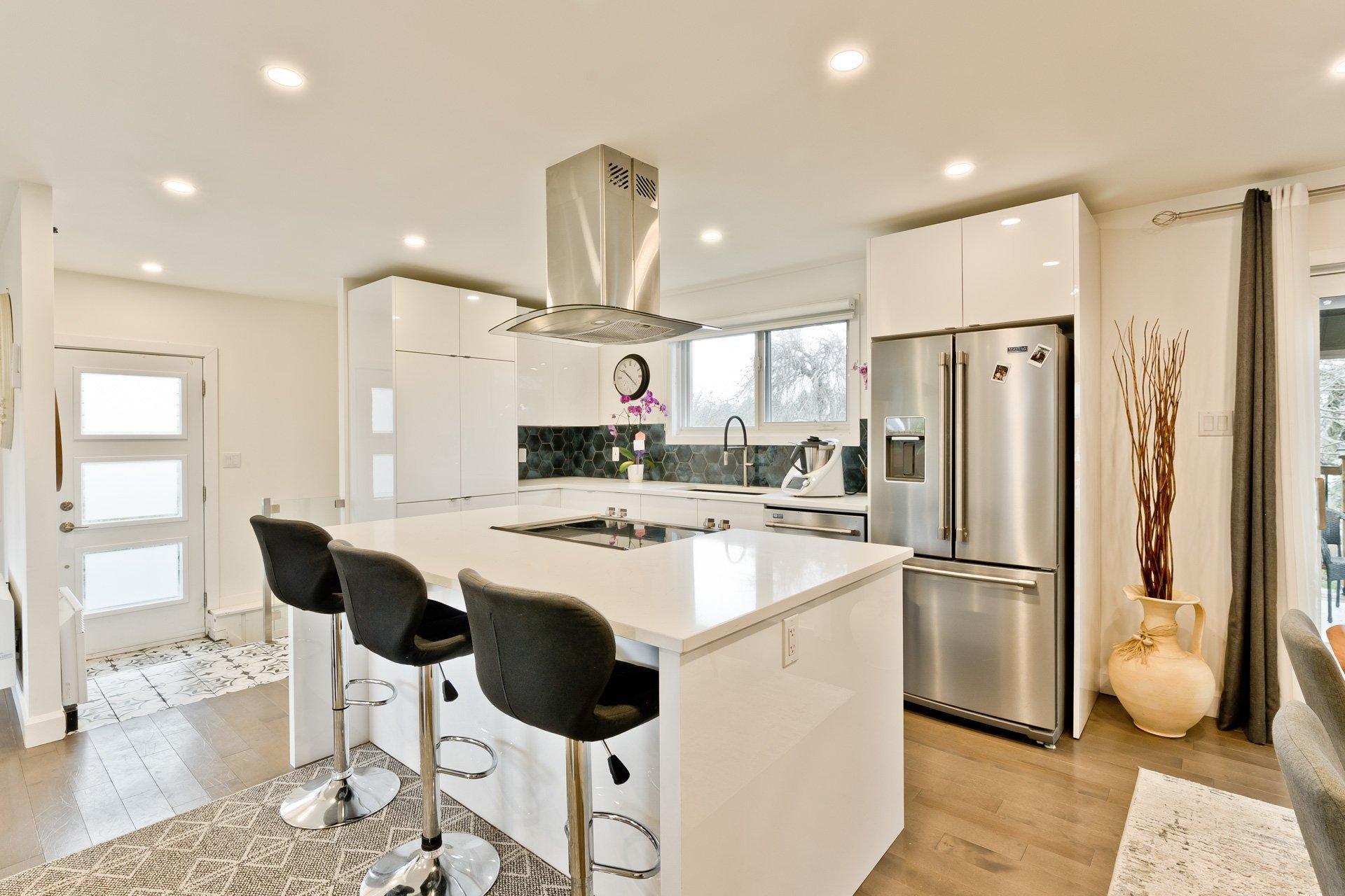 









285


Rue Lionel

,
Magog,




QC
J1X3C6

