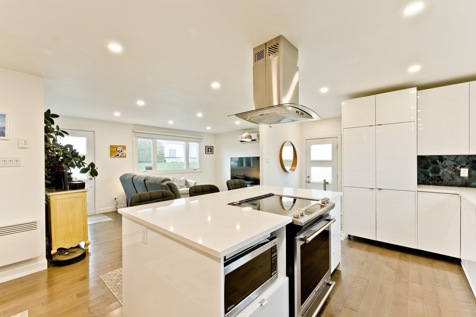









285


Rue Lionel

,
Magog,




QC
J1X3C6

