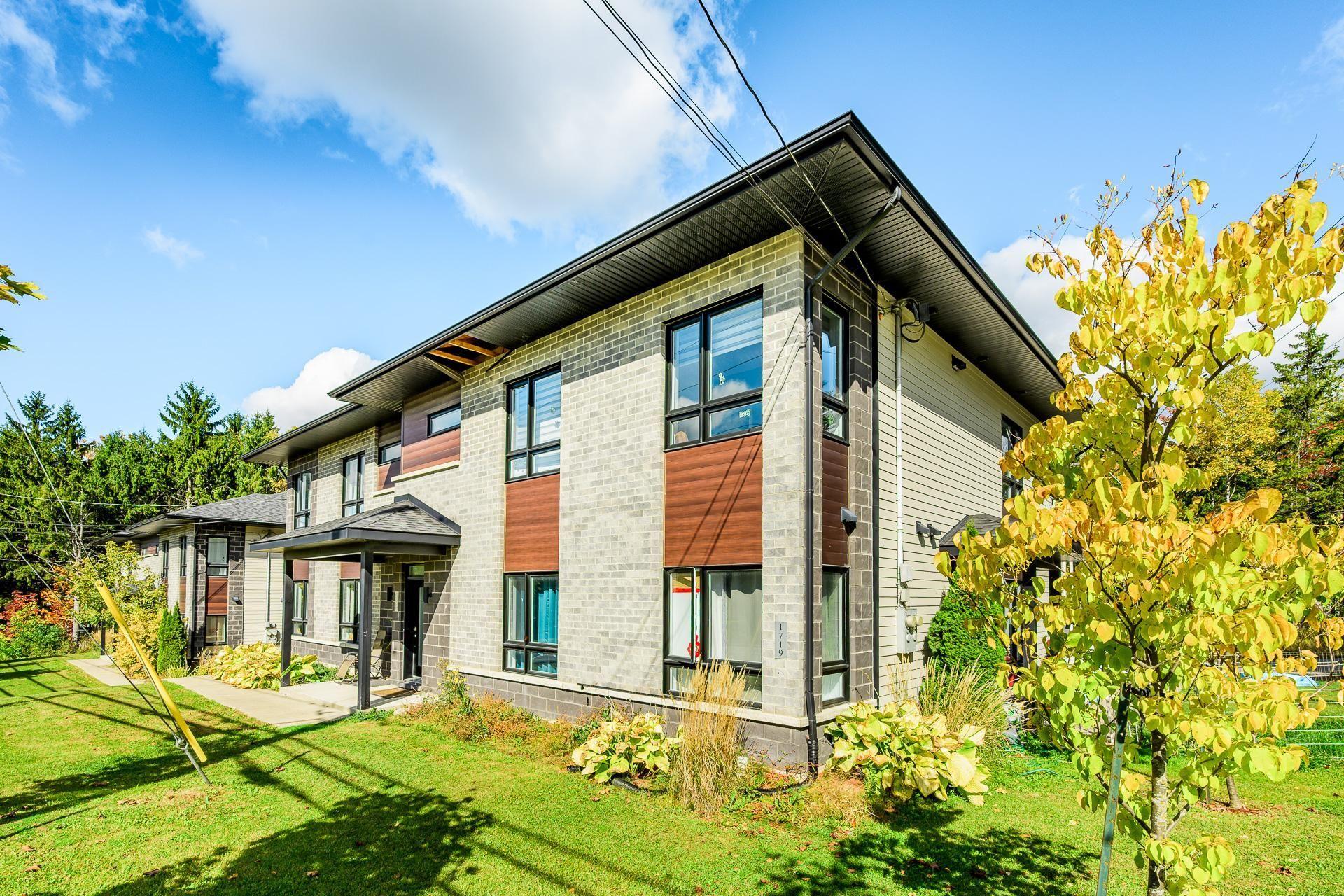 









1713

 - 1719


Rue Principale E.

,
Magog,




QC
J1X1Z8

