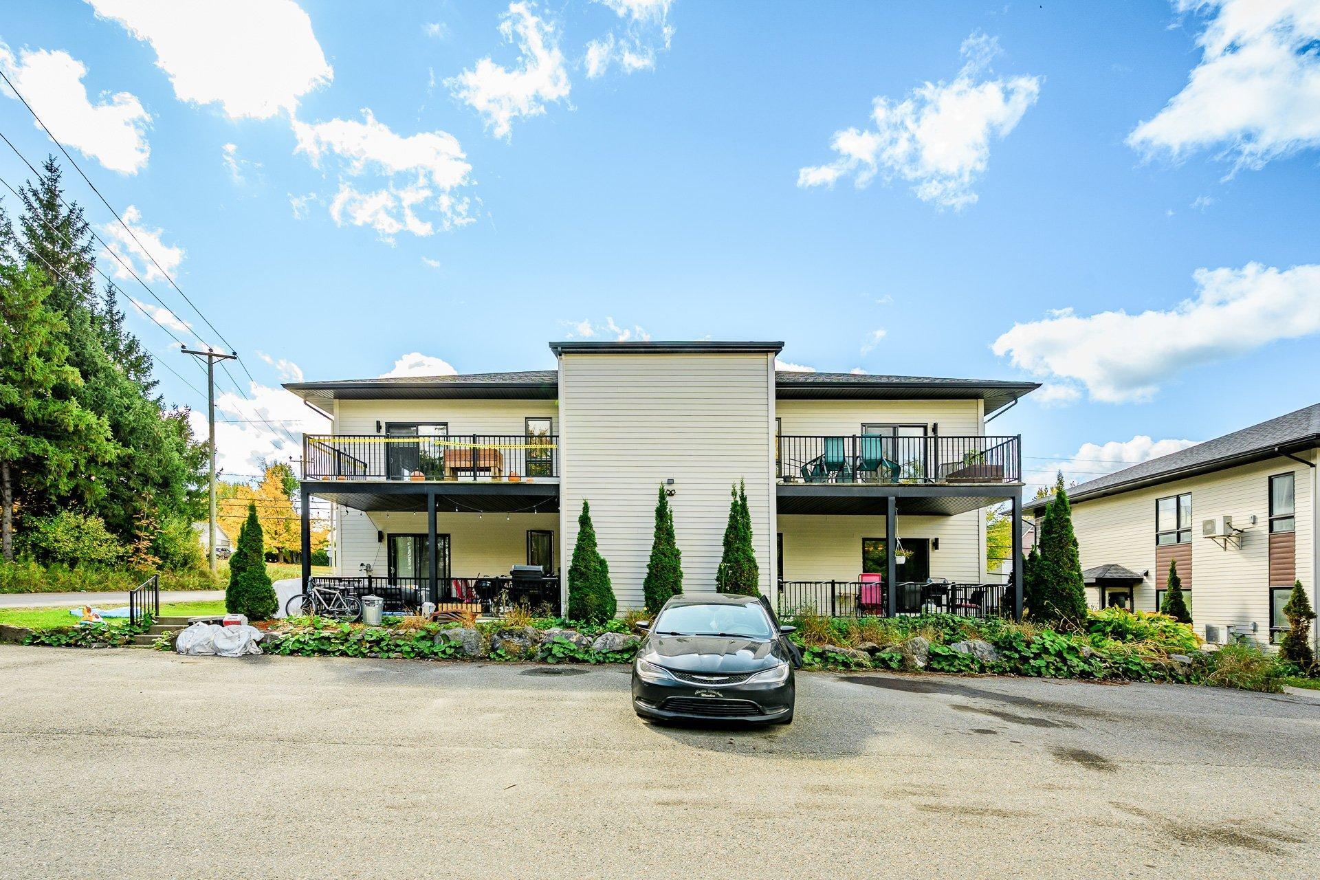 









1713

 - 1719


Rue Principale E.

,
Magog,




QC
J1X1Z8

