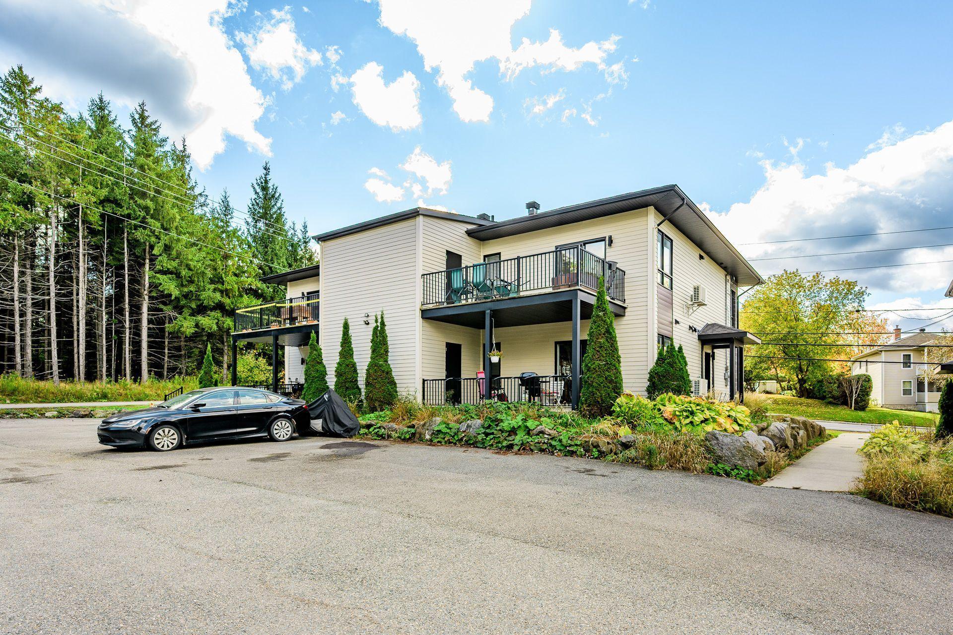 









1713

 - 1719


Rue Principale E.

,
Magog,




QC
J1X1Z8

