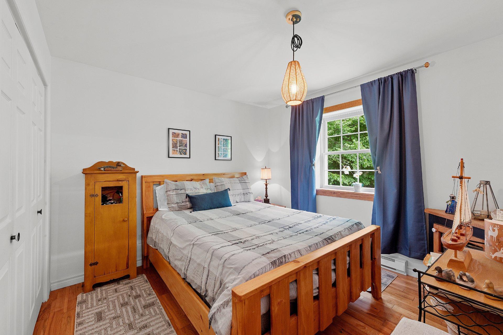 









36


Ch. des Papillons

,
Sainte-Anne-des-Lacs,




QC
J0R1B0

