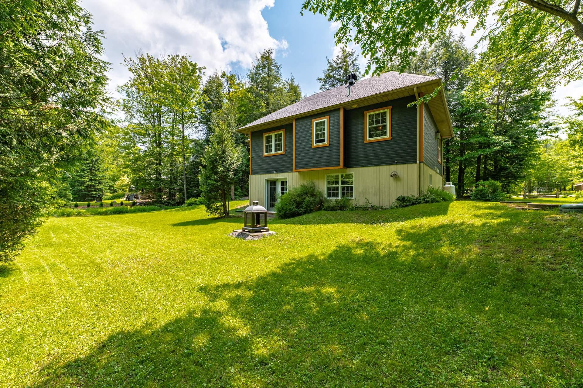 









36


Ch. des Papillons

,
Sainte-Anne-des-Lacs,




QC
J0R1B0

