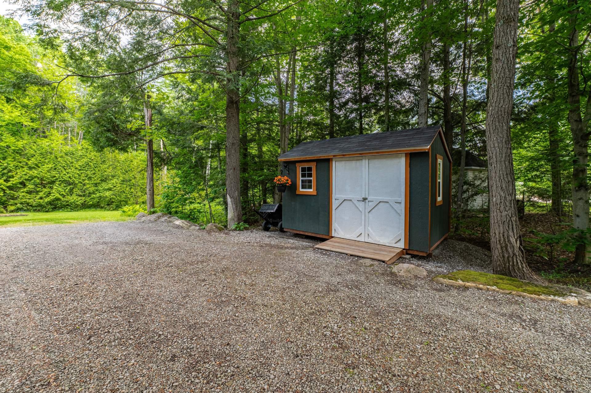 









36


Ch. des Papillons

,
Sainte-Anne-des-Lacs,




QC
J0R1B0

