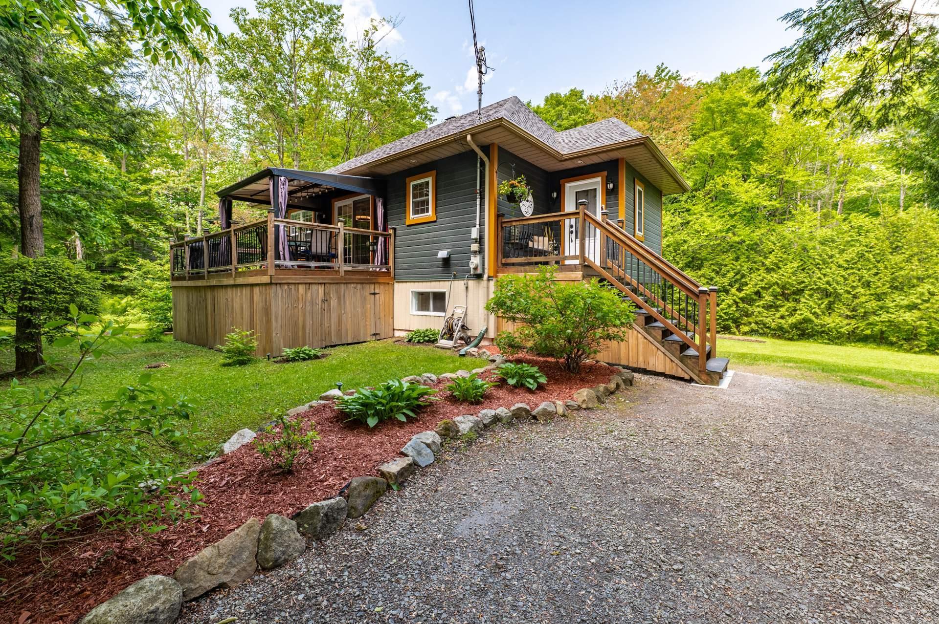









36


Ch. des Papillons

,
Sainte-Anne-des-Lacs,




QC
J0R1B0

