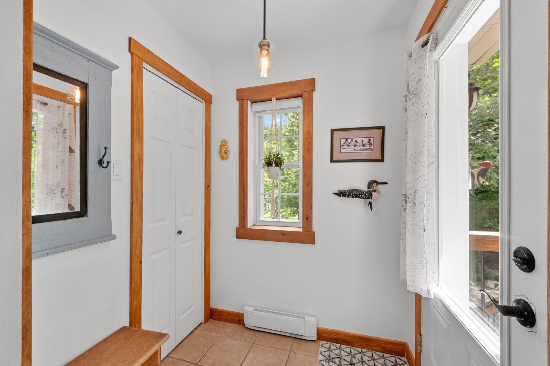 









36


Ch. des Papillons

,
Sainte-Anne-des-Lacs,




QC
J0R1B0

